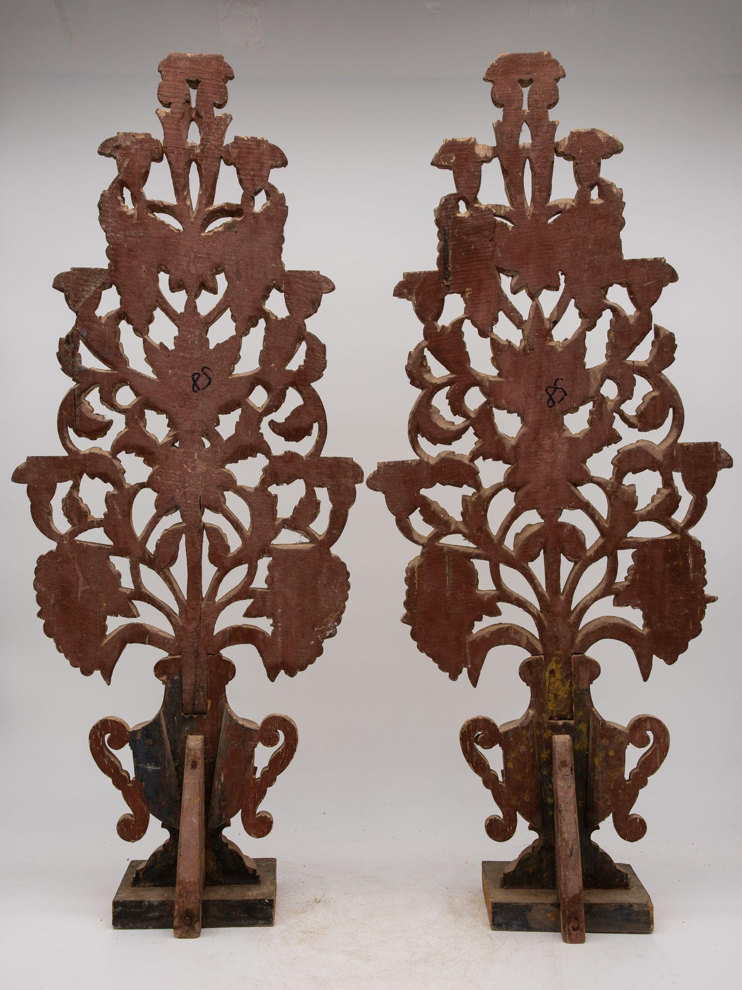 Pair Antique Carved Wood Urns with Flowers Mantle Ornaments, 19th C For Sale 3