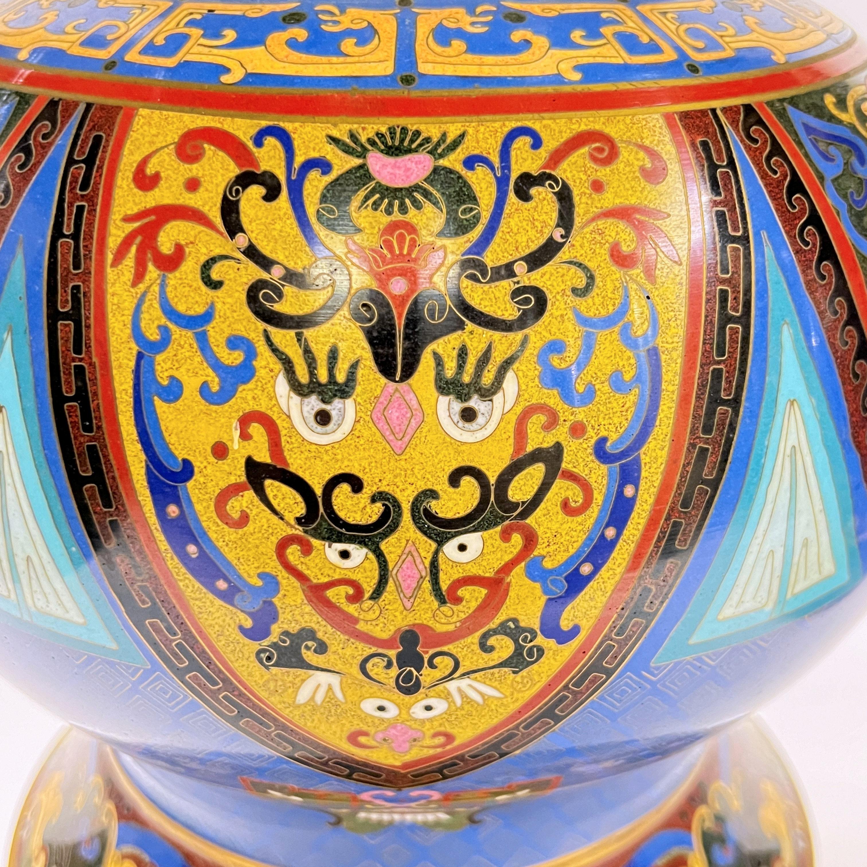 Paar antike chinesische Cloisonné-Vasen  im Angebot 8
