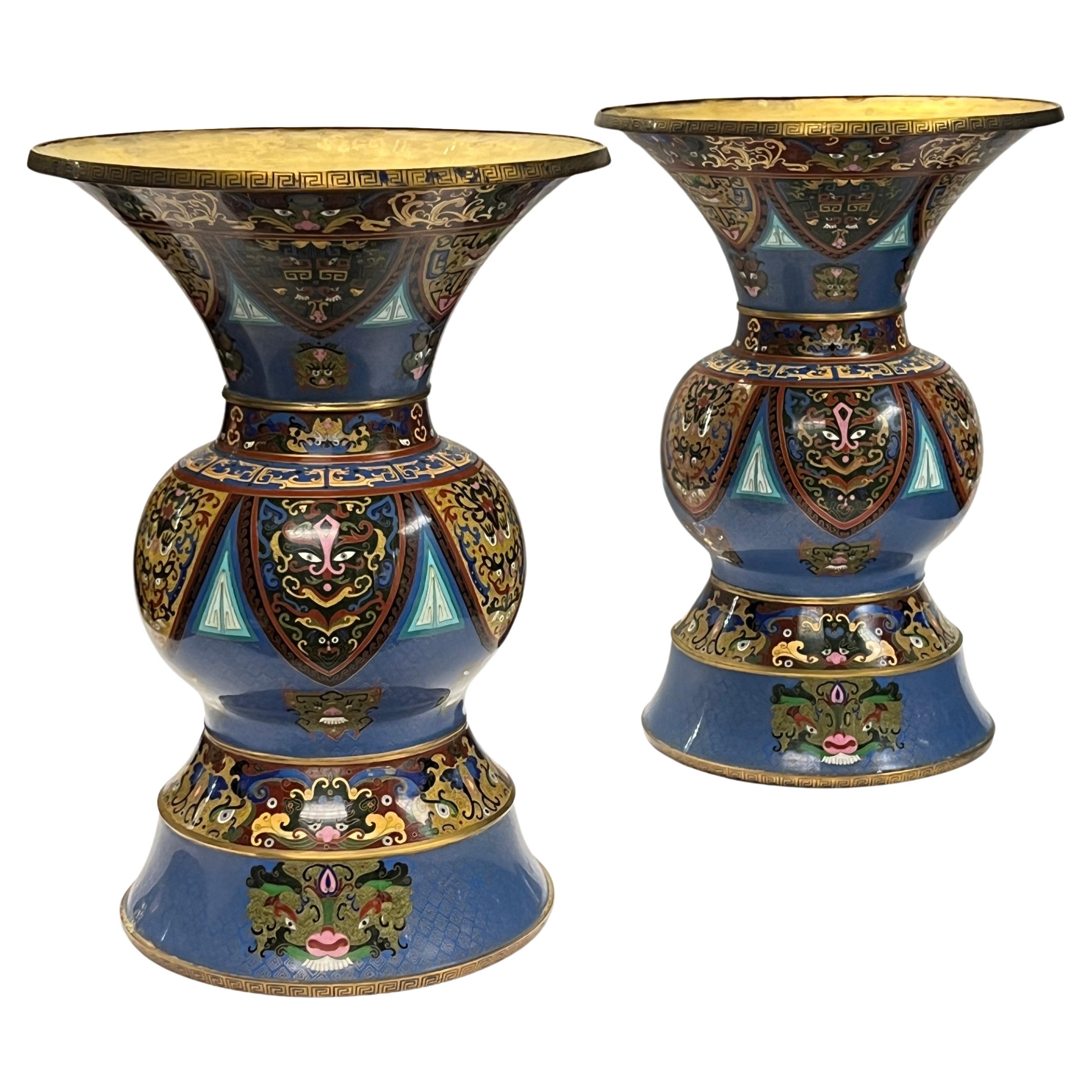 Paar antike chinesische Cloisonné-Vasen  im Angebot