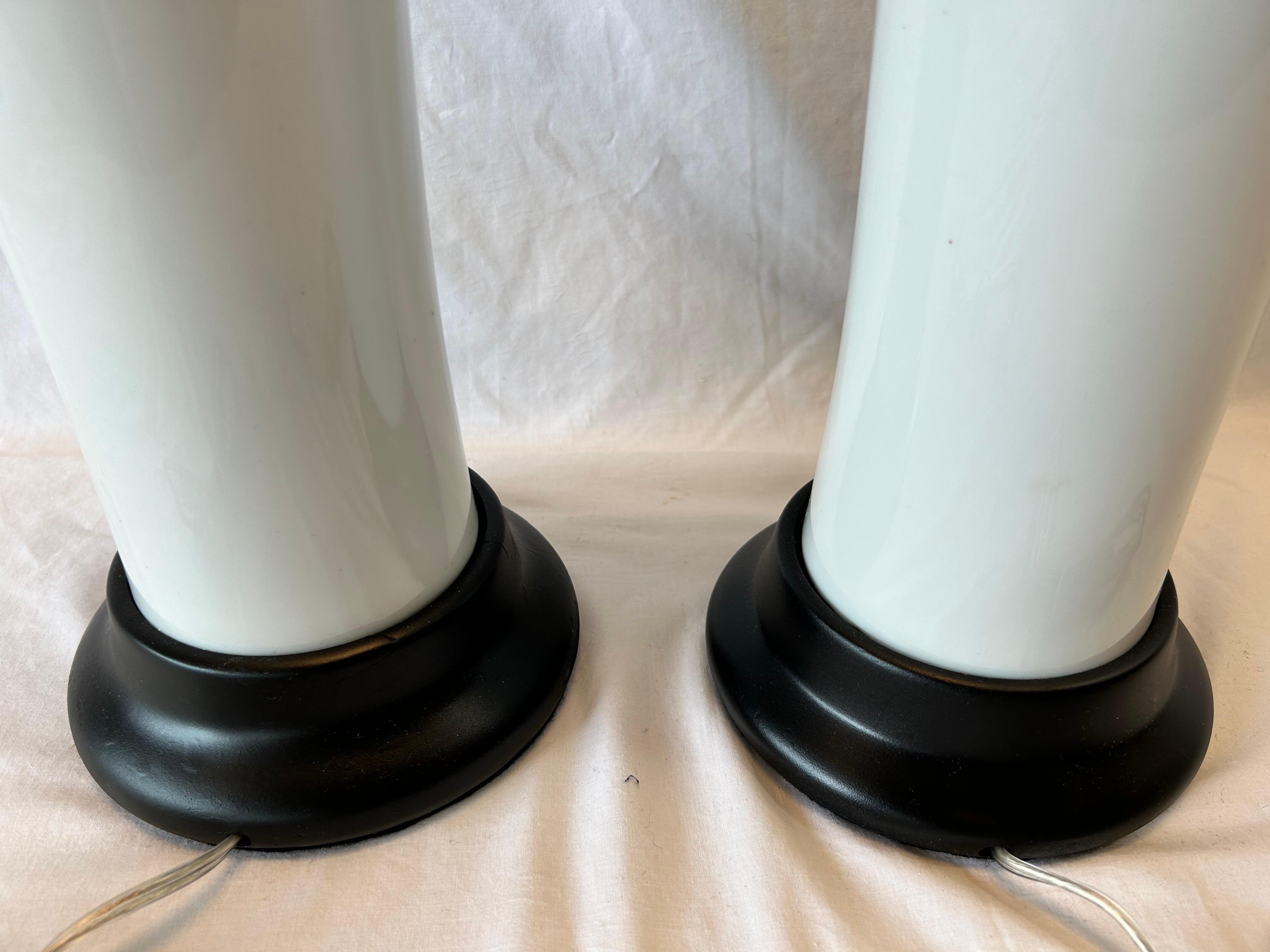 Pair Antique Chinese Dehua Table Lamps in White Blanc de Chine Style Black Bases For Sale 7