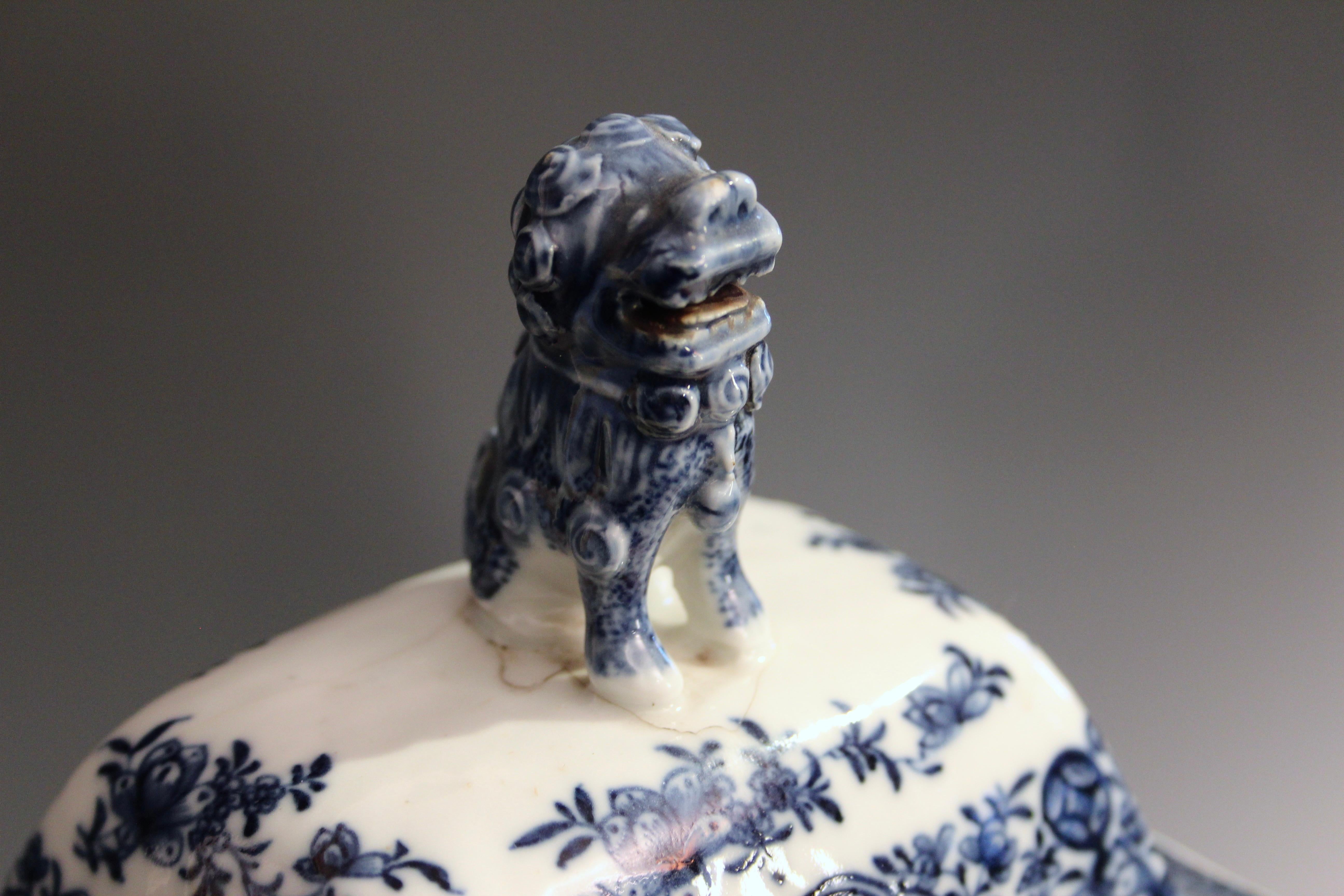 Pair Antique Chinese Export 18th Century Porcelain Vases Urns Blue & White 22