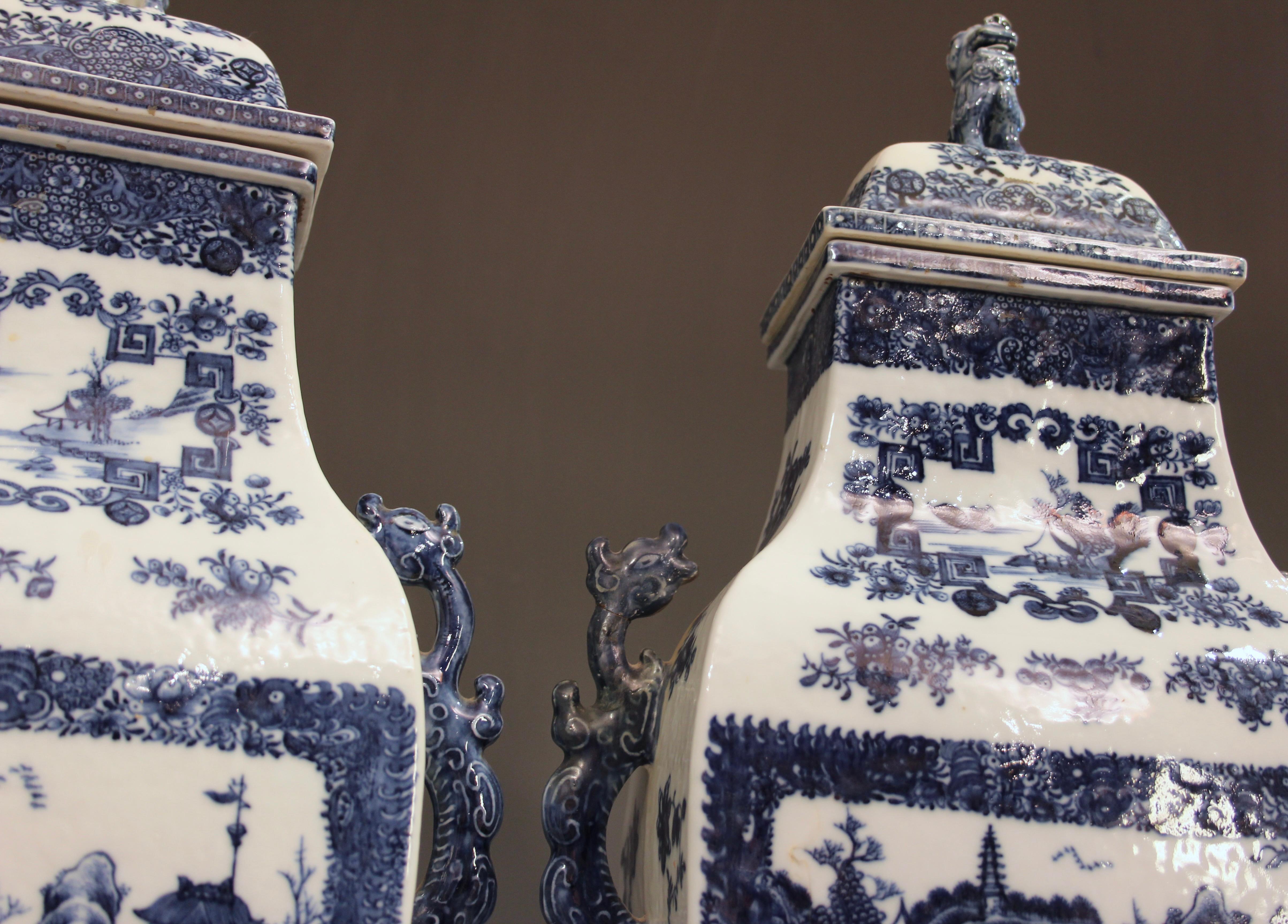 Pair Antique Chinese Export Porcelain Vases Urns Covers Nanking Blue & White 22