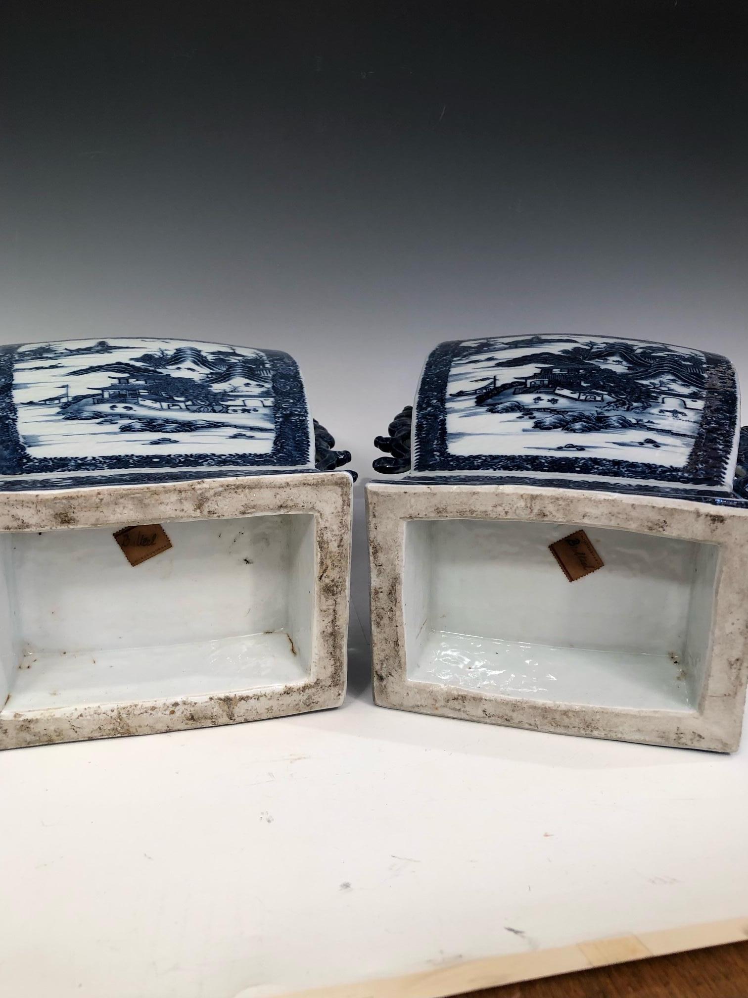 Hand-Painted Pair Antique Chinese Export Porcelain Vases Urns Covers Nanking Blue & White 22