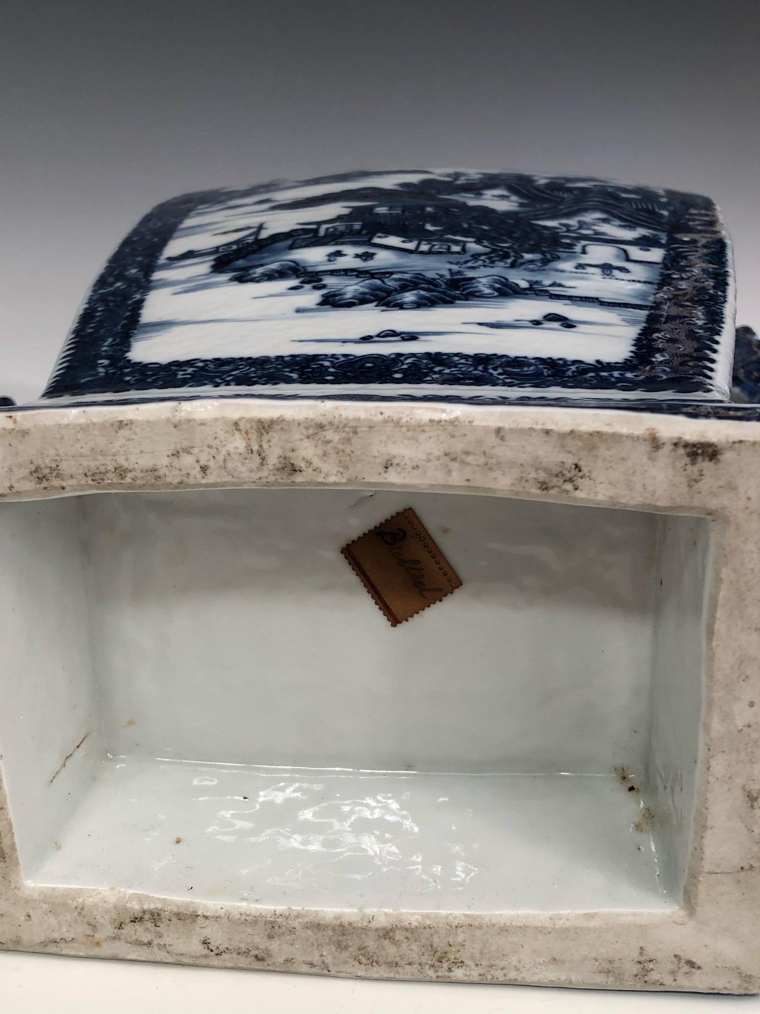 Pair Antique Chinese Export Porcelain Vases Urns Covers Nanking Blue & White 22
