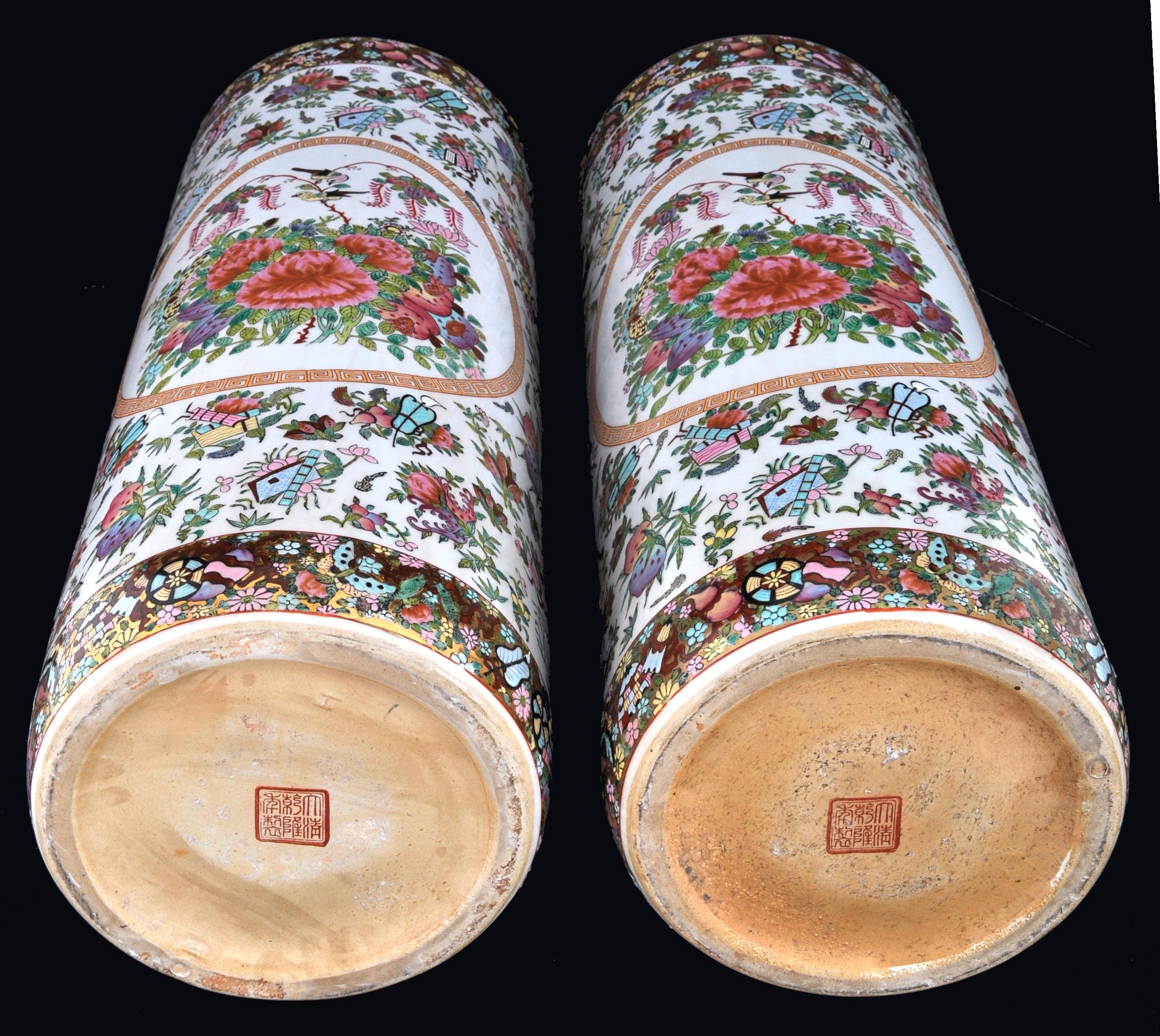 Pair of Chinese Famille Rose Porcelain Umbrella Stands Republic Period 1920 In Good Condition In Portland, OR