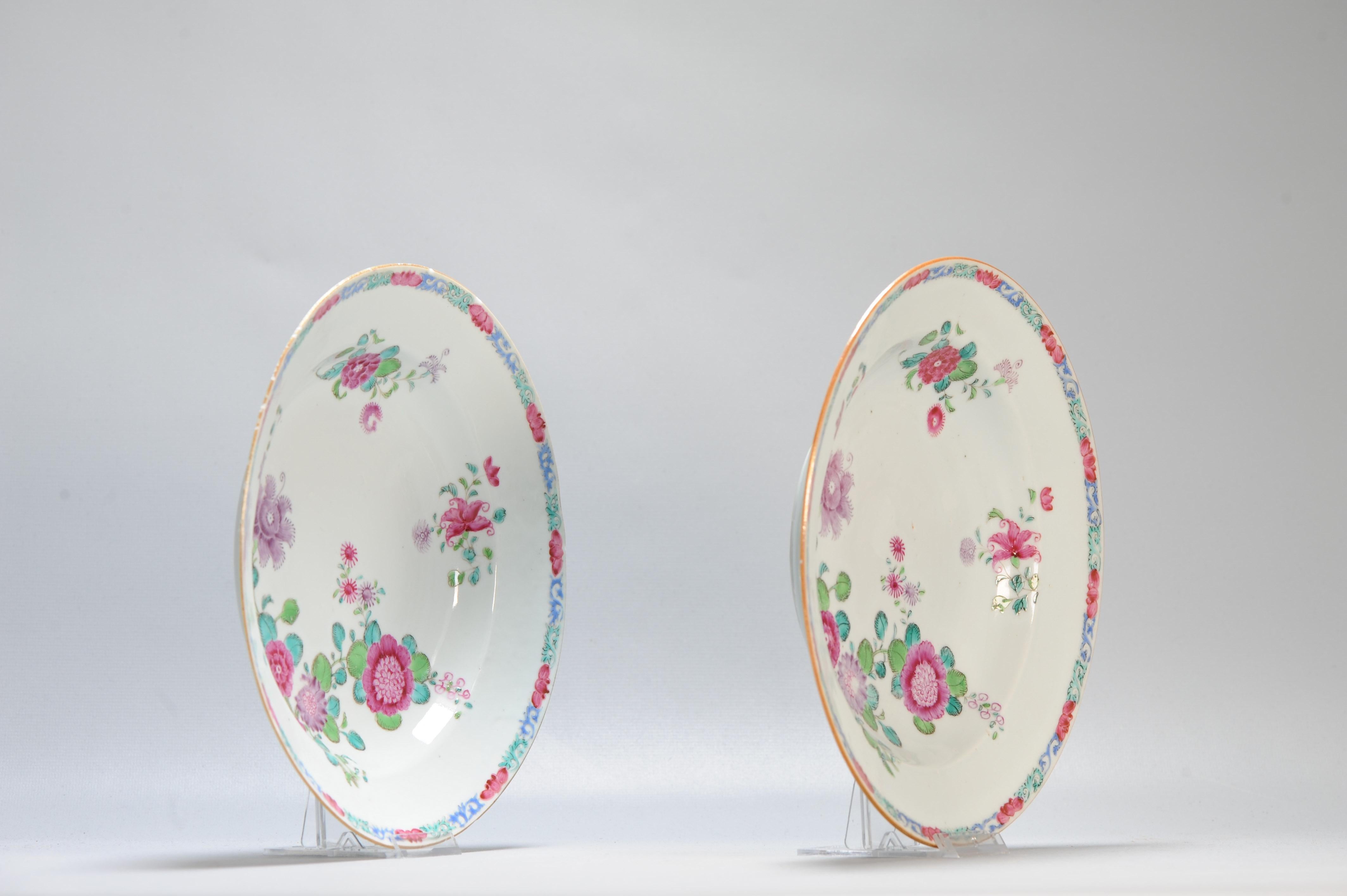 Pair Antique Chinese Porcelain 18th C QIanlong Fencai Set Dinner Plates In Excellent Condition For Sale In Amsterdam, Noord Holland