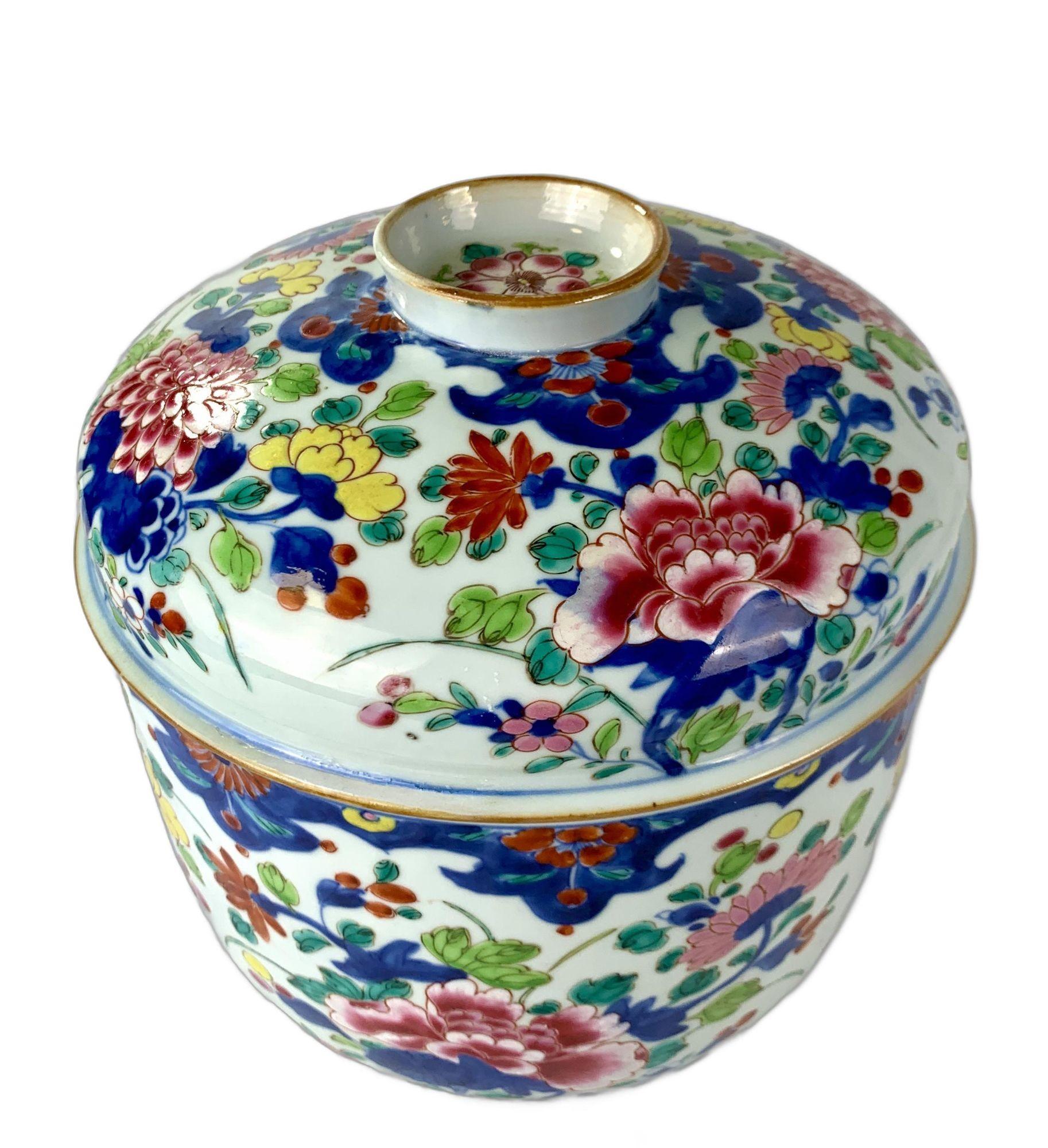 Pair Chinese Porcelain Ginger or Temple Jars Famille Rose Hand Painted Qianlong For Sale 6