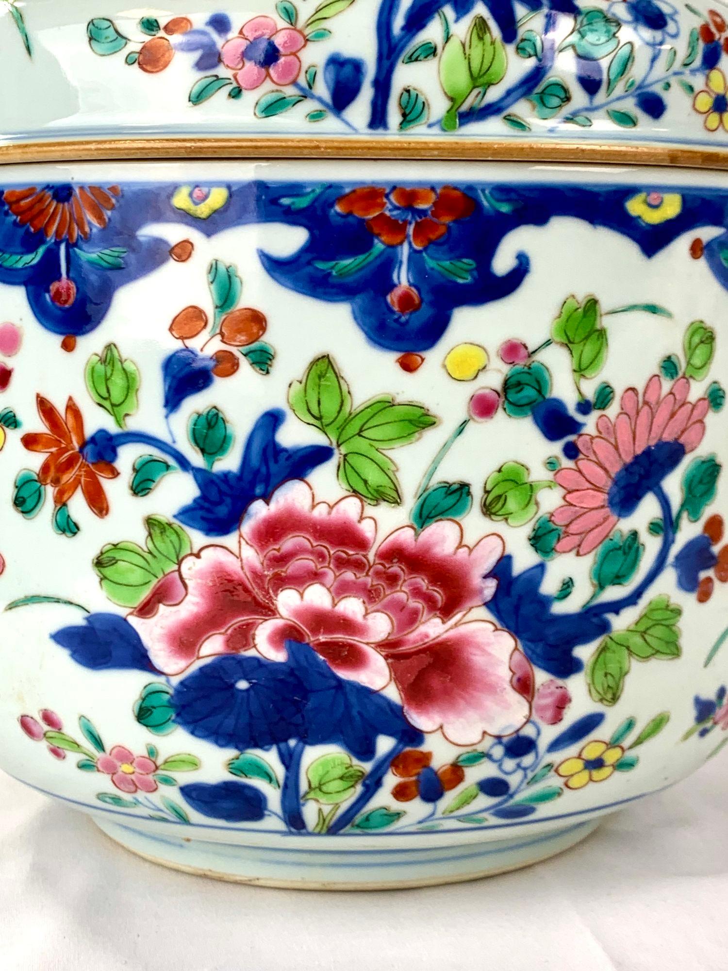 Pair Chinese Porcelain Ginger or Temple Jars Famille Rose Hand Painted Qianlong For Sale 7