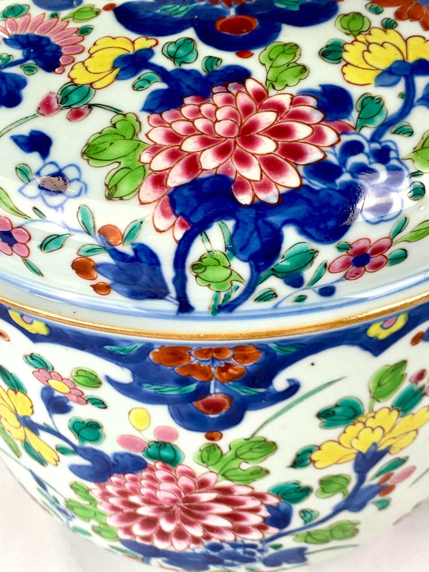 Pair Chinese Porcelain Ginger or Temple Jars Famille Rose Hand Painted Qianlong For Sale 8