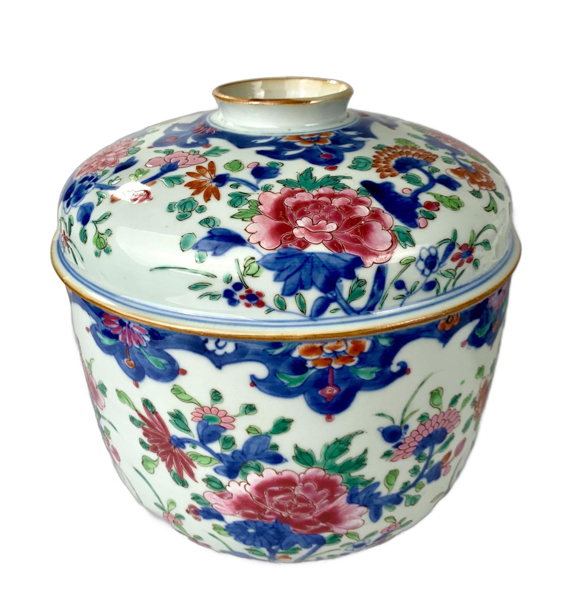 Qing Pair Chinese Porcelain Ginger or Temple Jars Famille Rose Hand Painted Qianlong For Sale