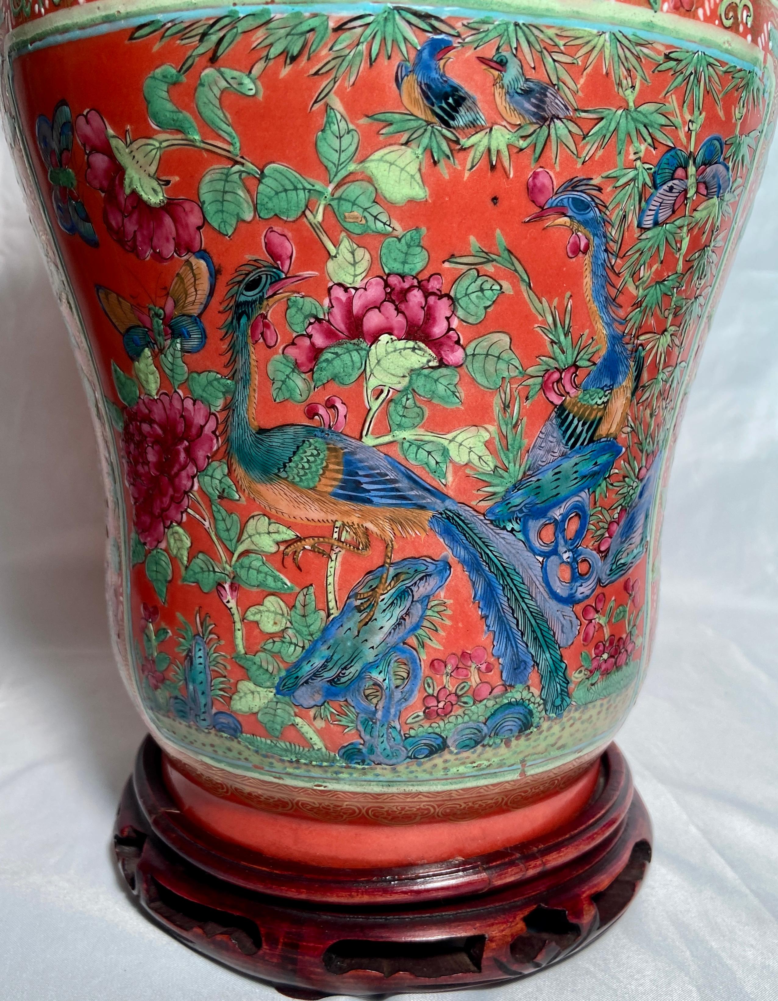 Paire de vases anciens couverts de porcelaine chinoise « cloutée » transformés en lampes en vente 2