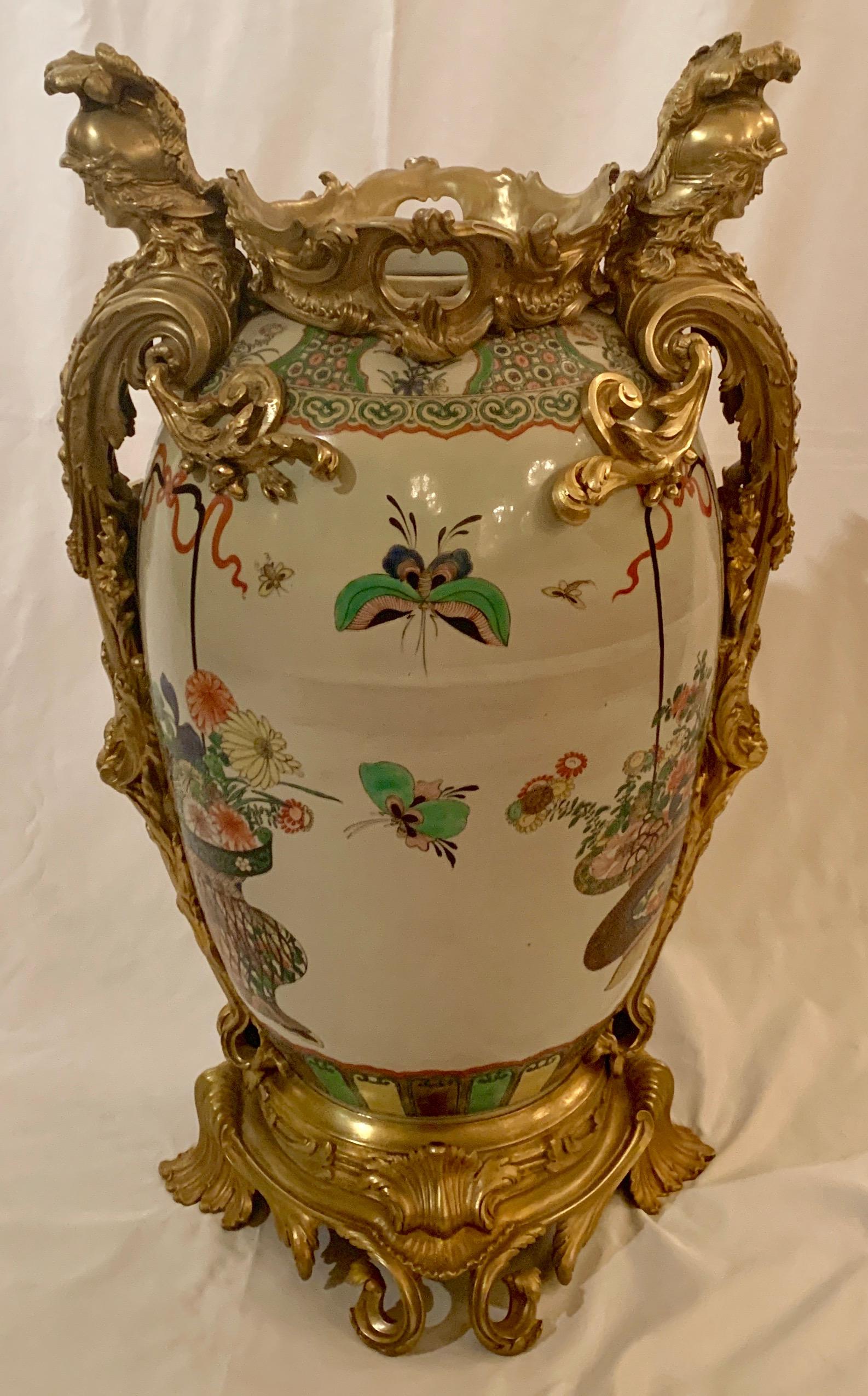 Pair of Antique Chinese Urns with Ormolu Mounts In Good Condition For Sale In New Orleans, LA