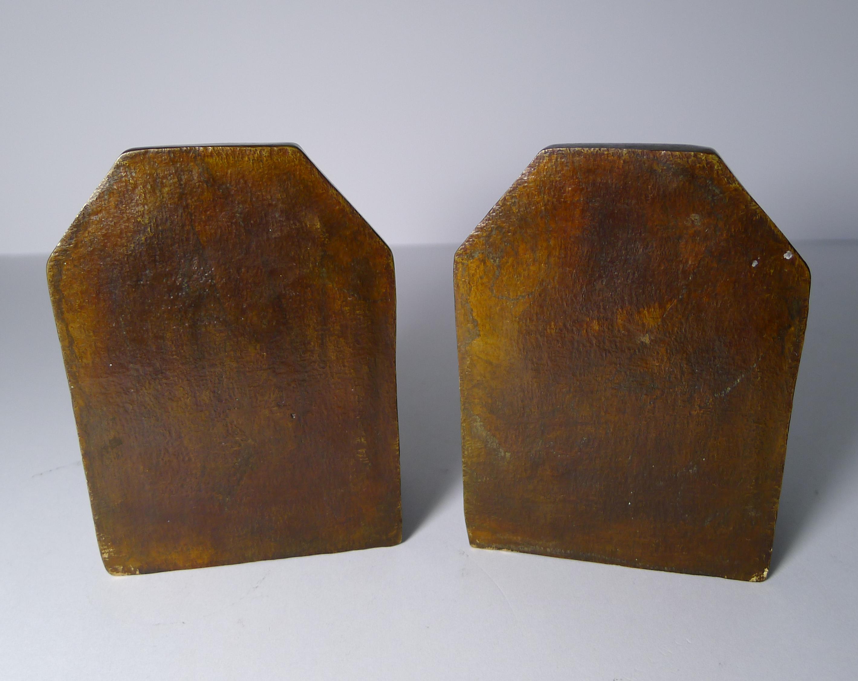 Par de Sujetalibros Antiguos de Bronce Pintado en Frío, Bulldog, circa 1900 Pintado en frío en venta