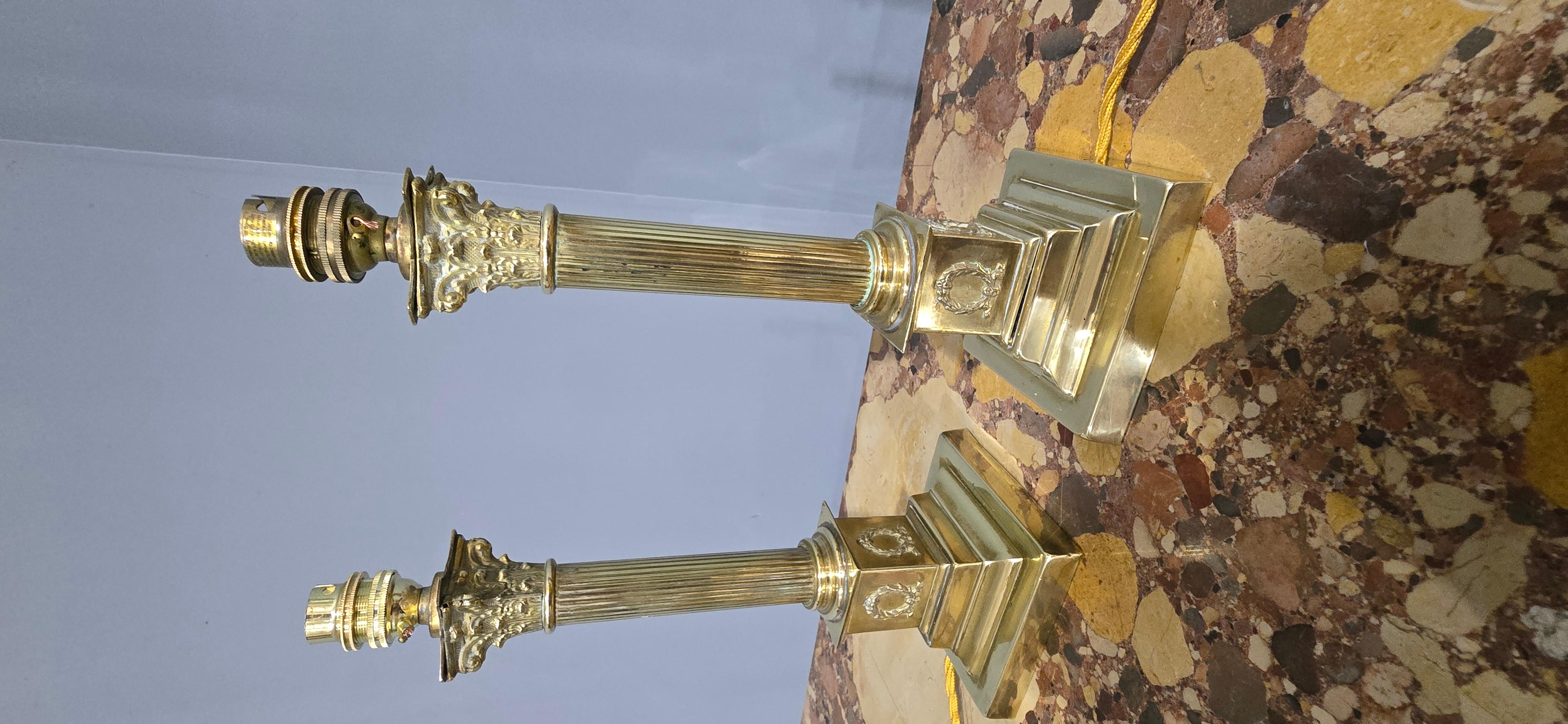 XIXe siècle Paire de lampes anciennes à colonne corinthienne en vente