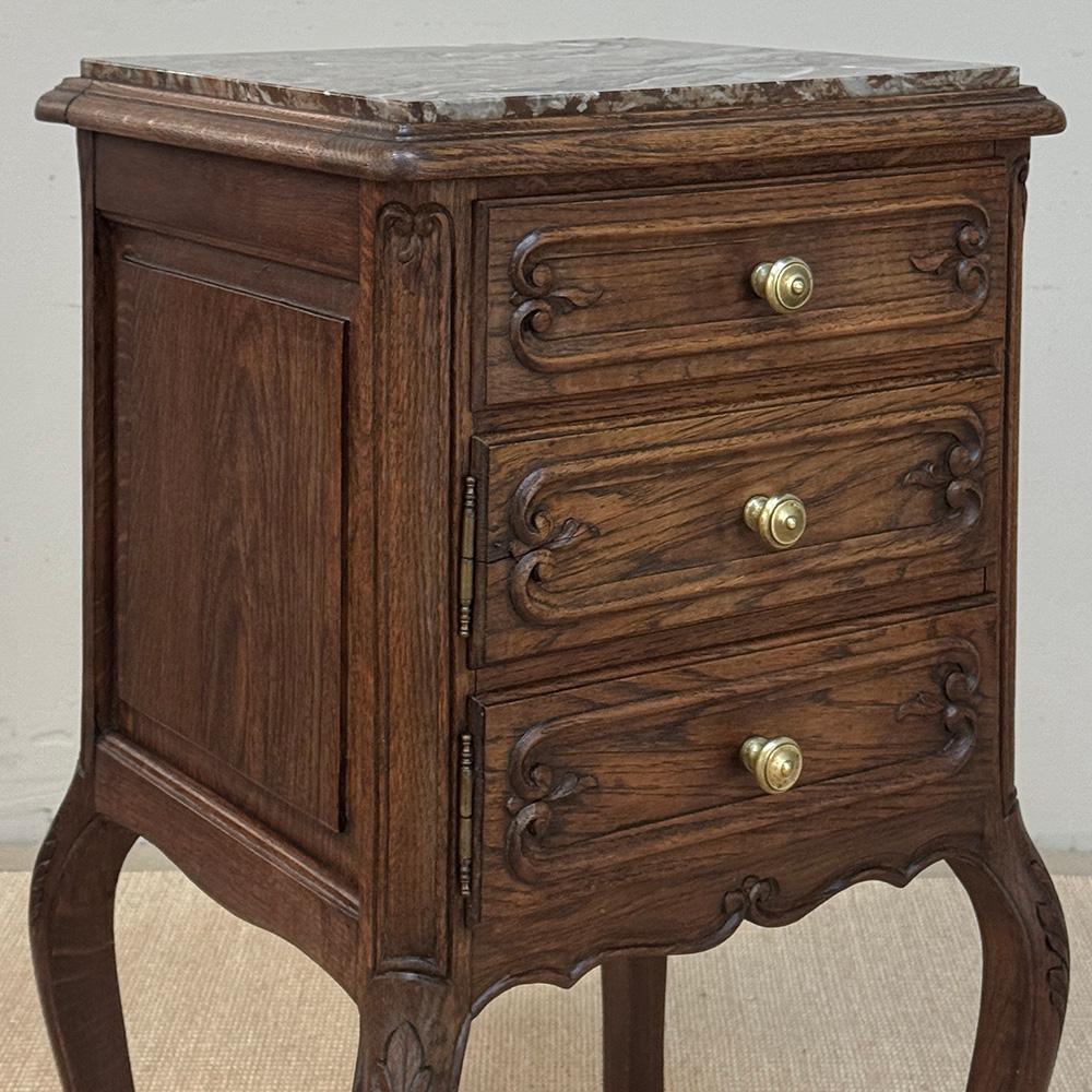 Pareja de Mesillas de Noche Antique Country French ~ Mesillas de noche Hecho a mano en venta