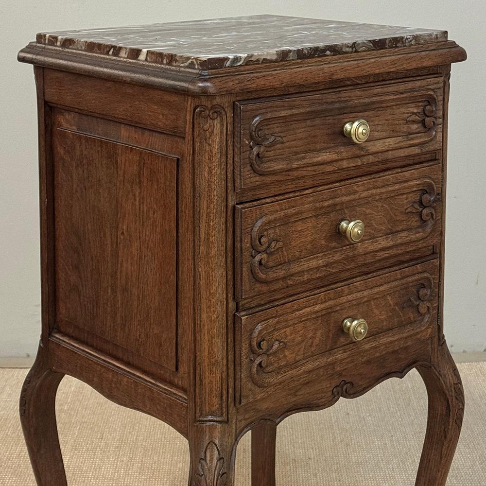 Pareja de Mesillas de Noche Antique Country French ~ Mesillas de noche en venta 1