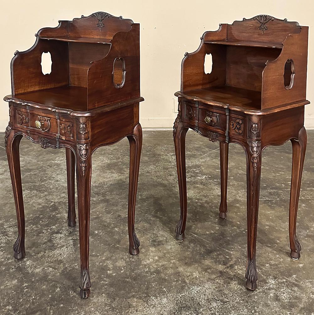 Hand-Carved Pair Antique Country French Louis XV Walnut Nightstands ~ Side Tables For Sale