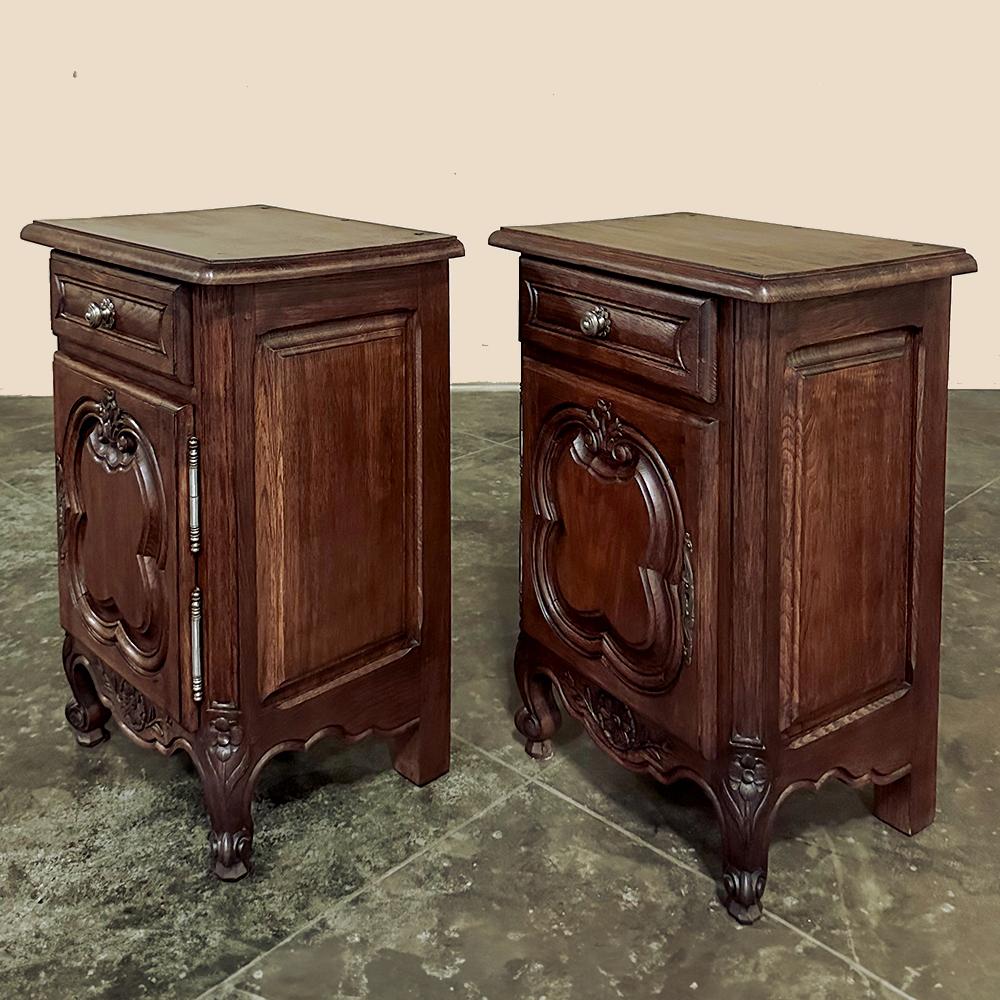 Pair Antique Country French Nightstands In Good Condition For Sale In Dallas, TX