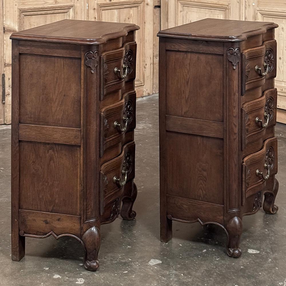 Par de Mesillas de Noche Antique Country French ~ Petite Commodes en venta 6
