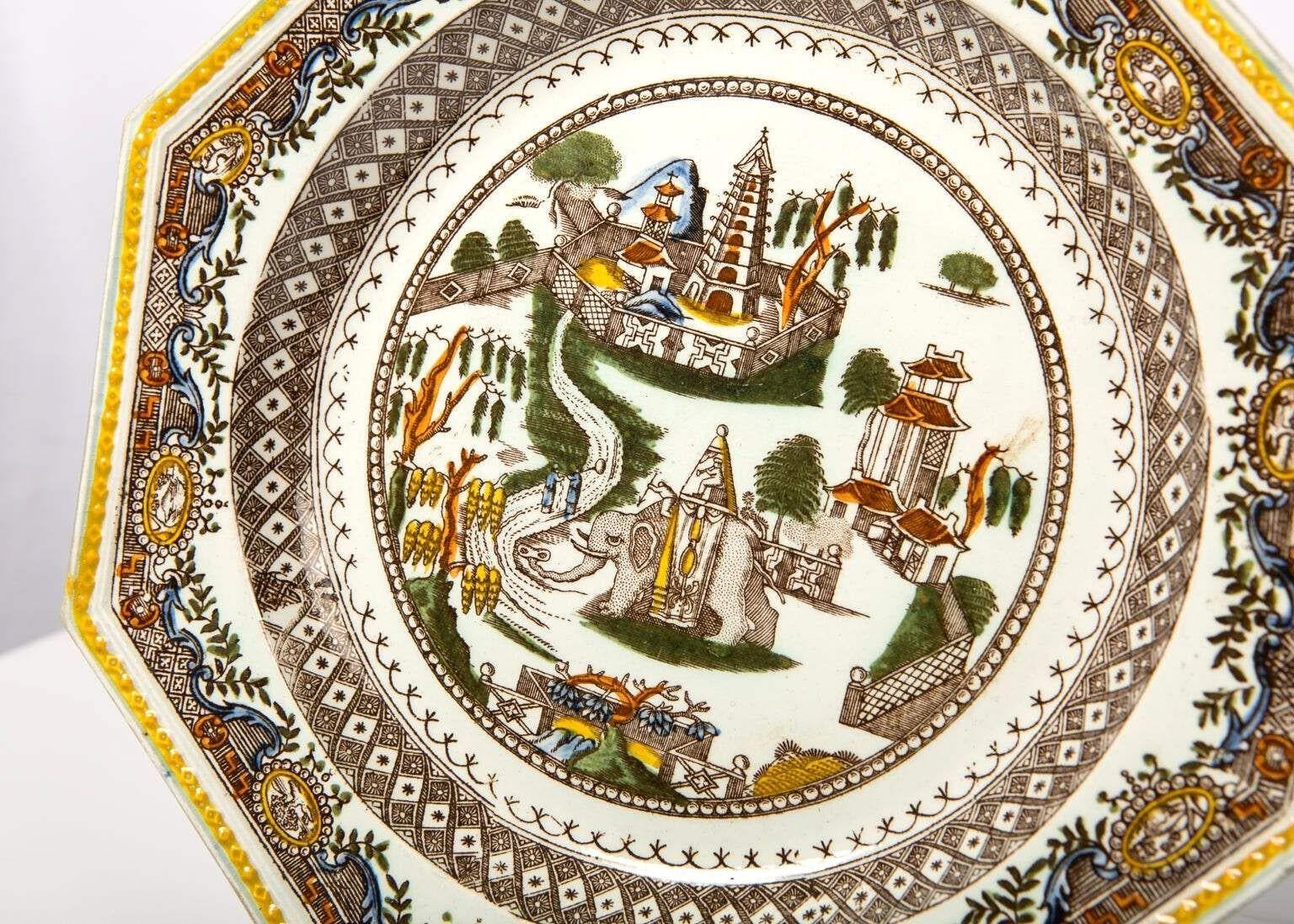 Pareja Wedgwood & Co. antigua Platos en diseño 