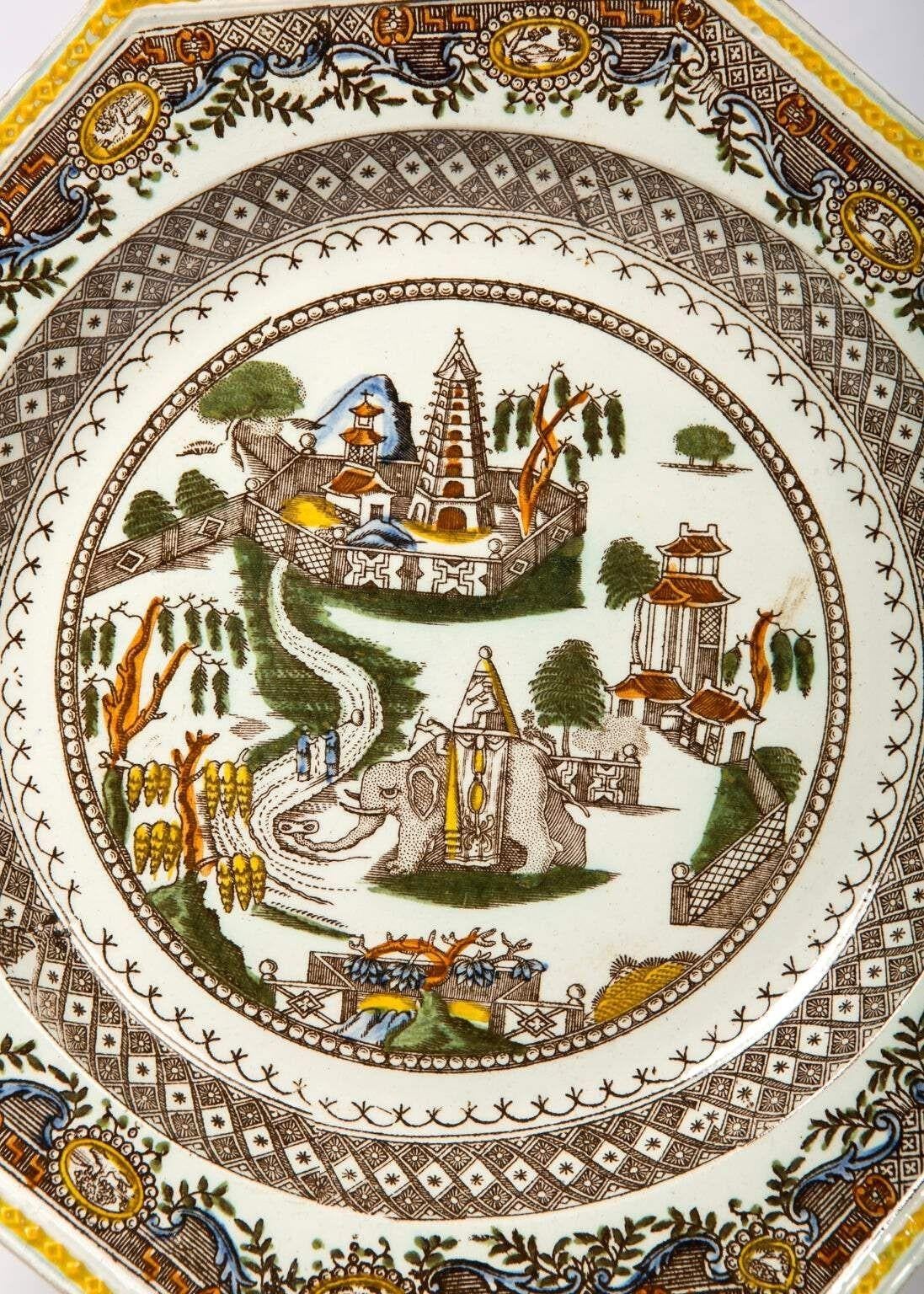 Pareja Wedgwood & Co. antigua Platos en diseño 