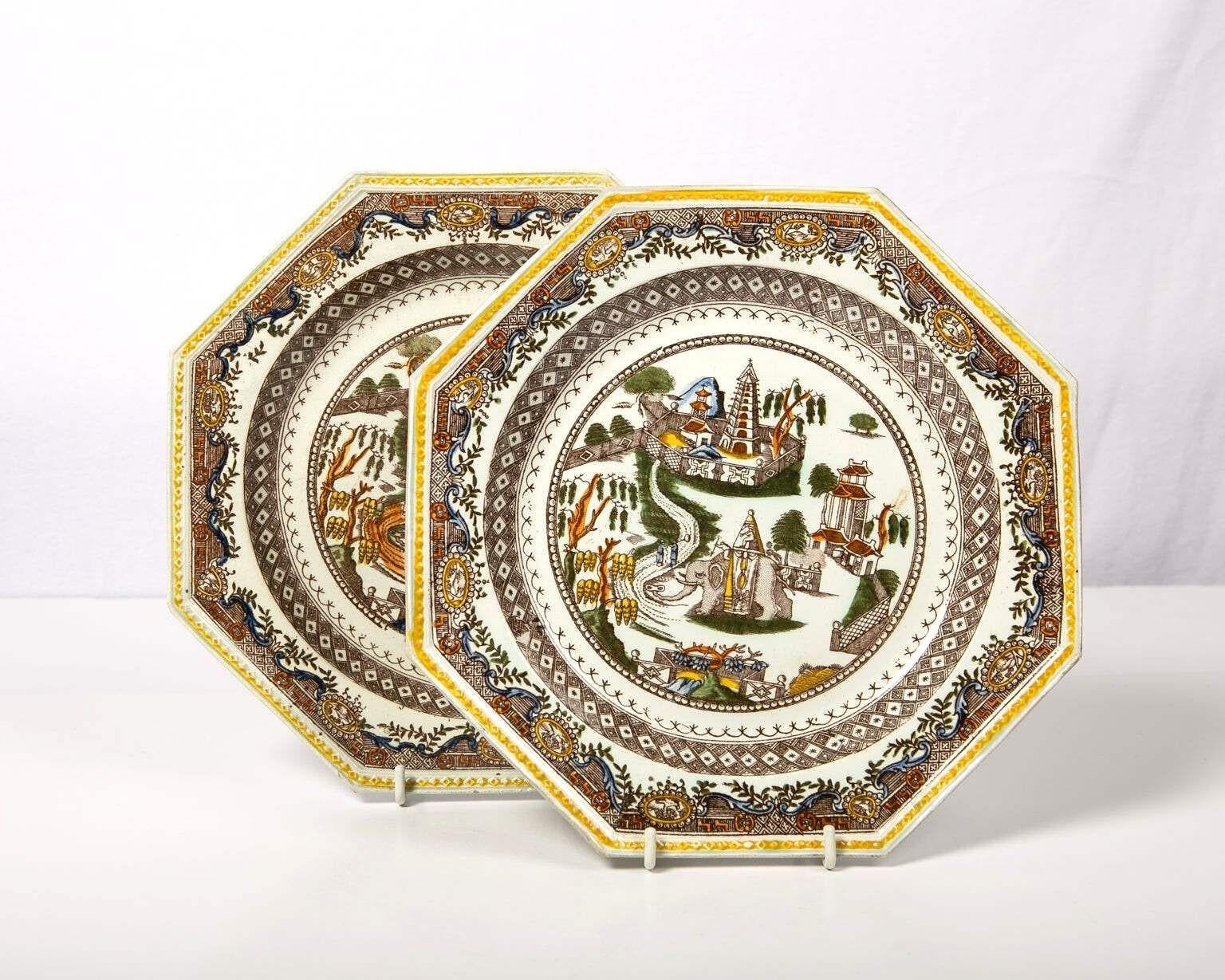 Pareja Wedgwood & Co. antigua Platos en diseño 