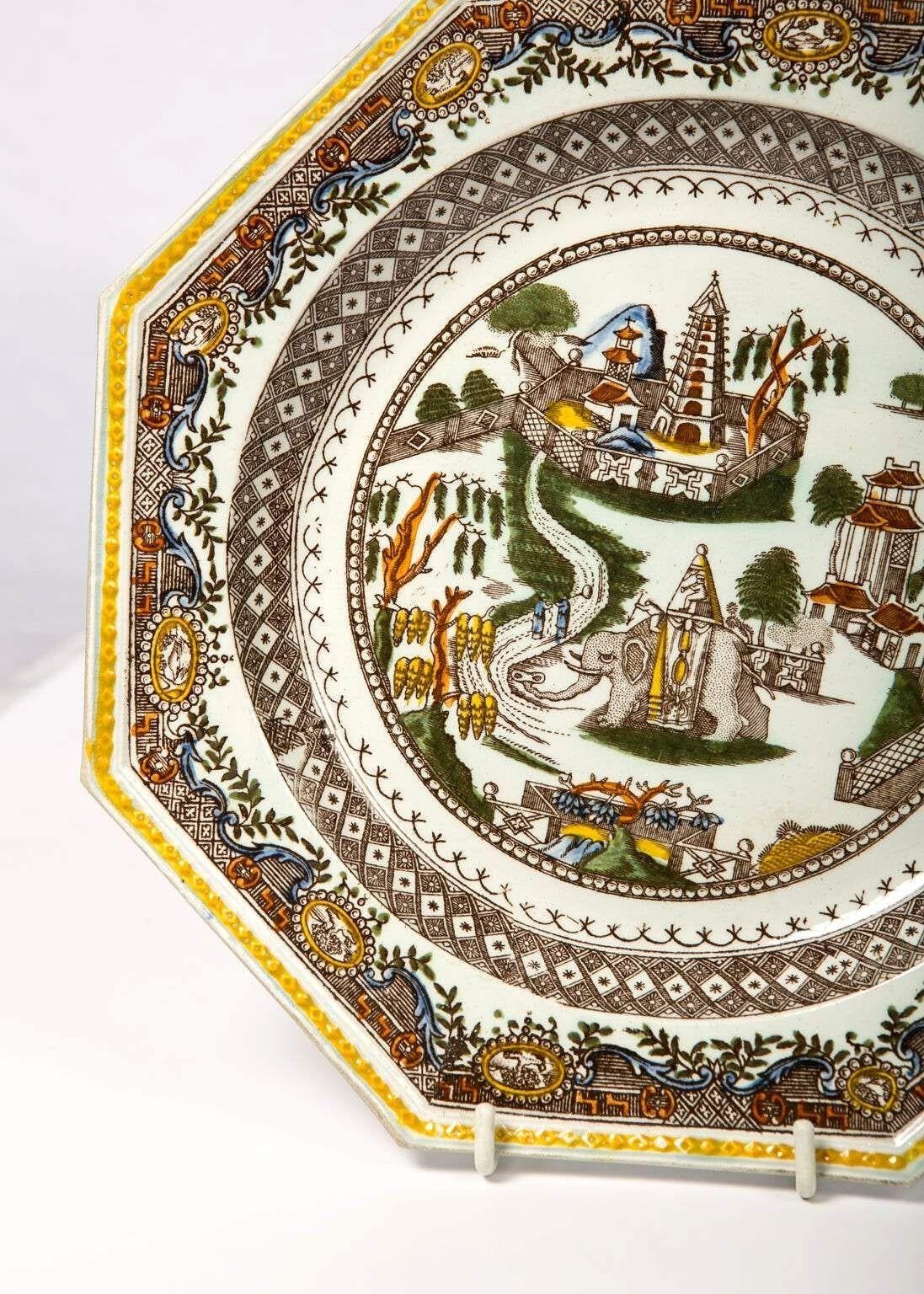 Pareja Wedgwood & Co. antigua Platos en diseño 