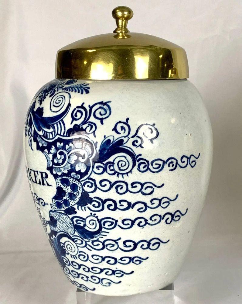 Coppia di antichi vasi da tabacco olandesi Delft blu e bianchi dipinti a mano Circa 1770 in vendita 1
