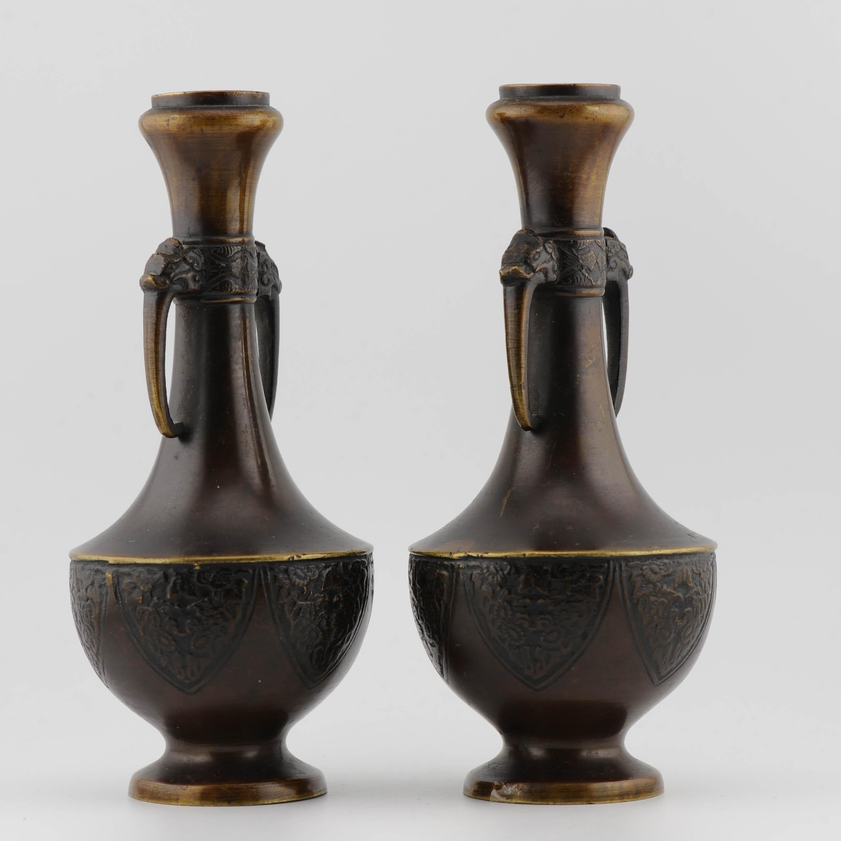 Pair Antique Edo/Meiji 19th c Vases Bronze Japanese Heavy elephant ears For Sale 8