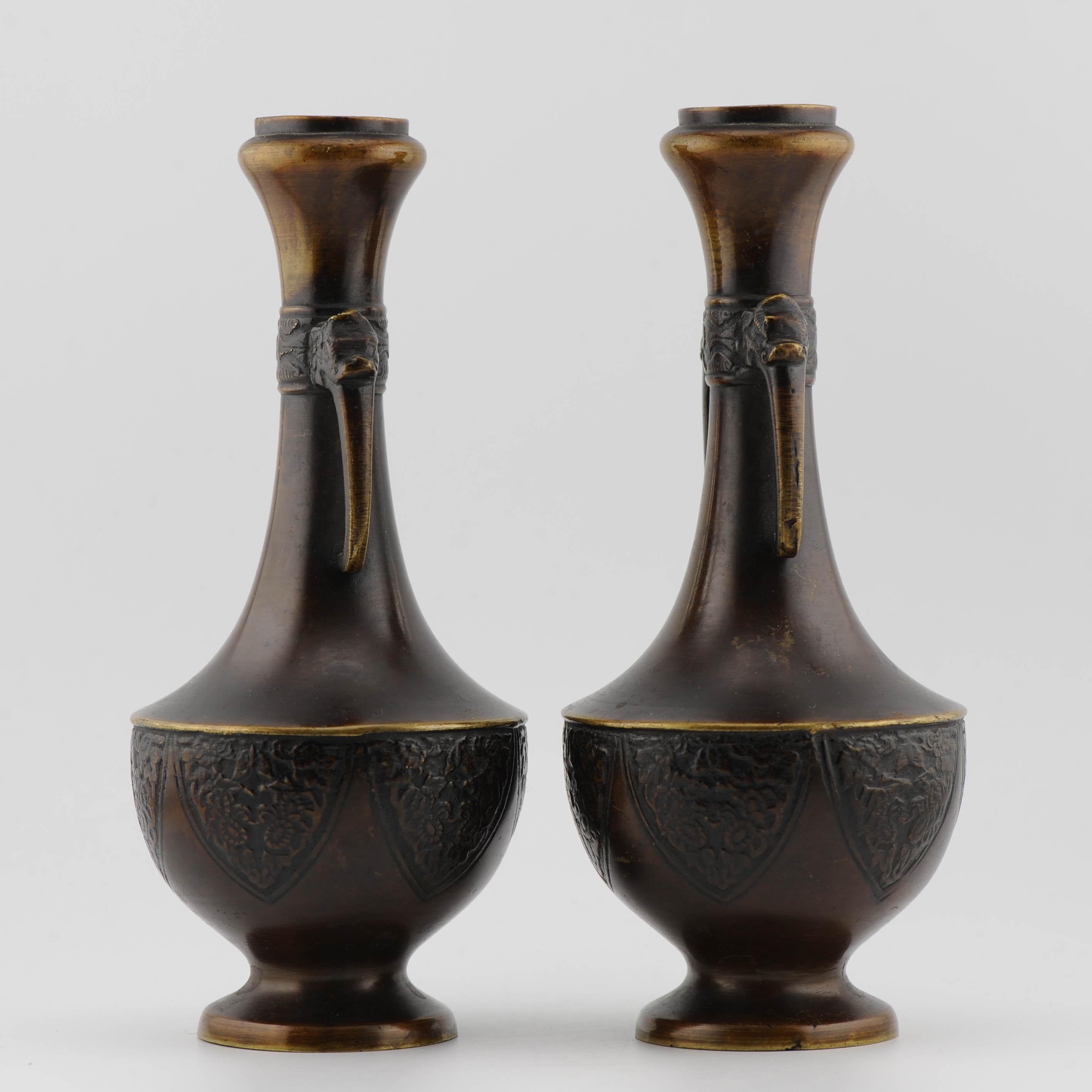 Pair Antique Edo/Meiji 19th c Vases Bronze Japanese Heavy elephant ears For Sale 10
