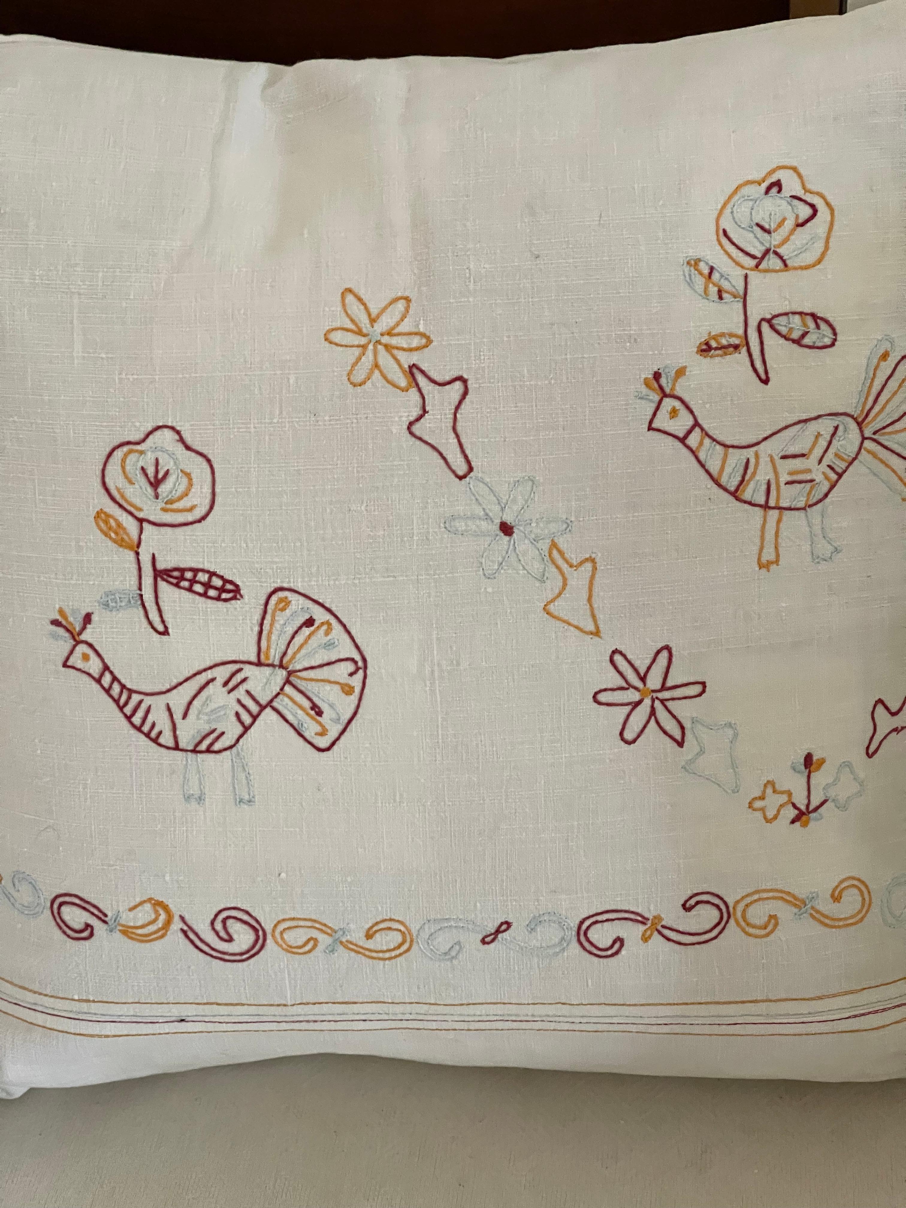 Organic Modern Pair Antique Embroidered Linen Folk Art Pillows In Good Condition For Sale In Boca Raton, FL