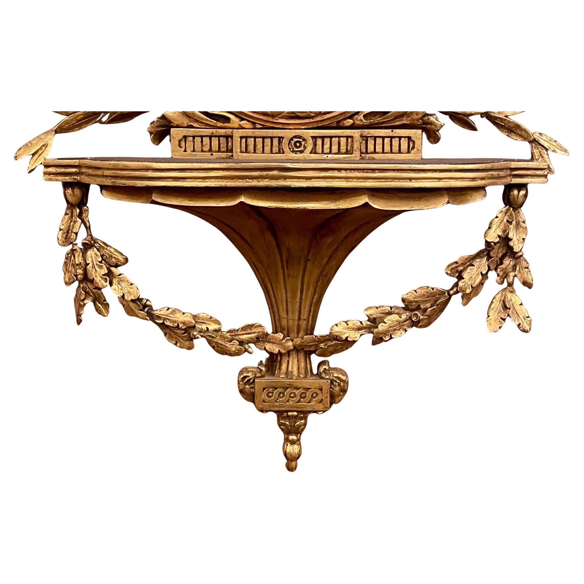 Paire de miroirs anciens en bois sculpté et doré de style Adams, vers 1880. Bon état - En vente à New Orleans, LA