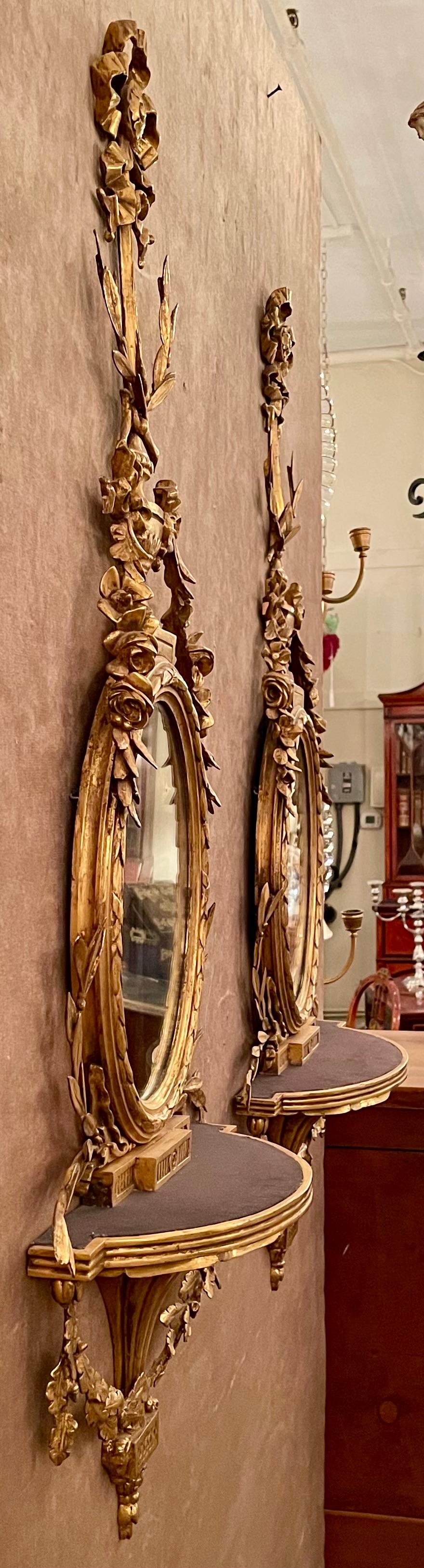 Paire de miroirs anciens en bois sculpté et doré de style Adams, vers 1880. en vente 2