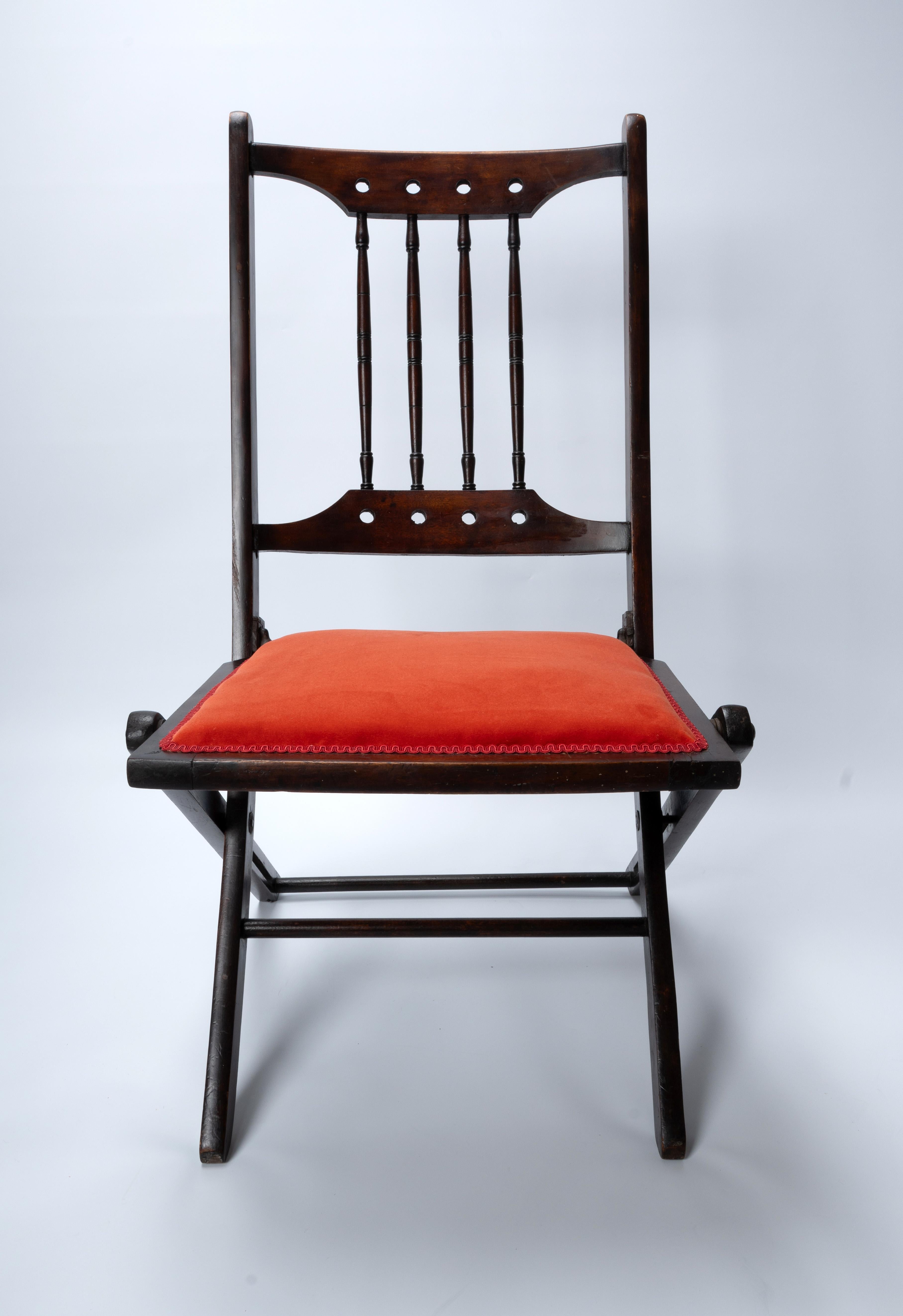Pareja de sillas laterales plegables inglesas antiguas Arts And Crafts Sillas Hall C.1890 en venta 7