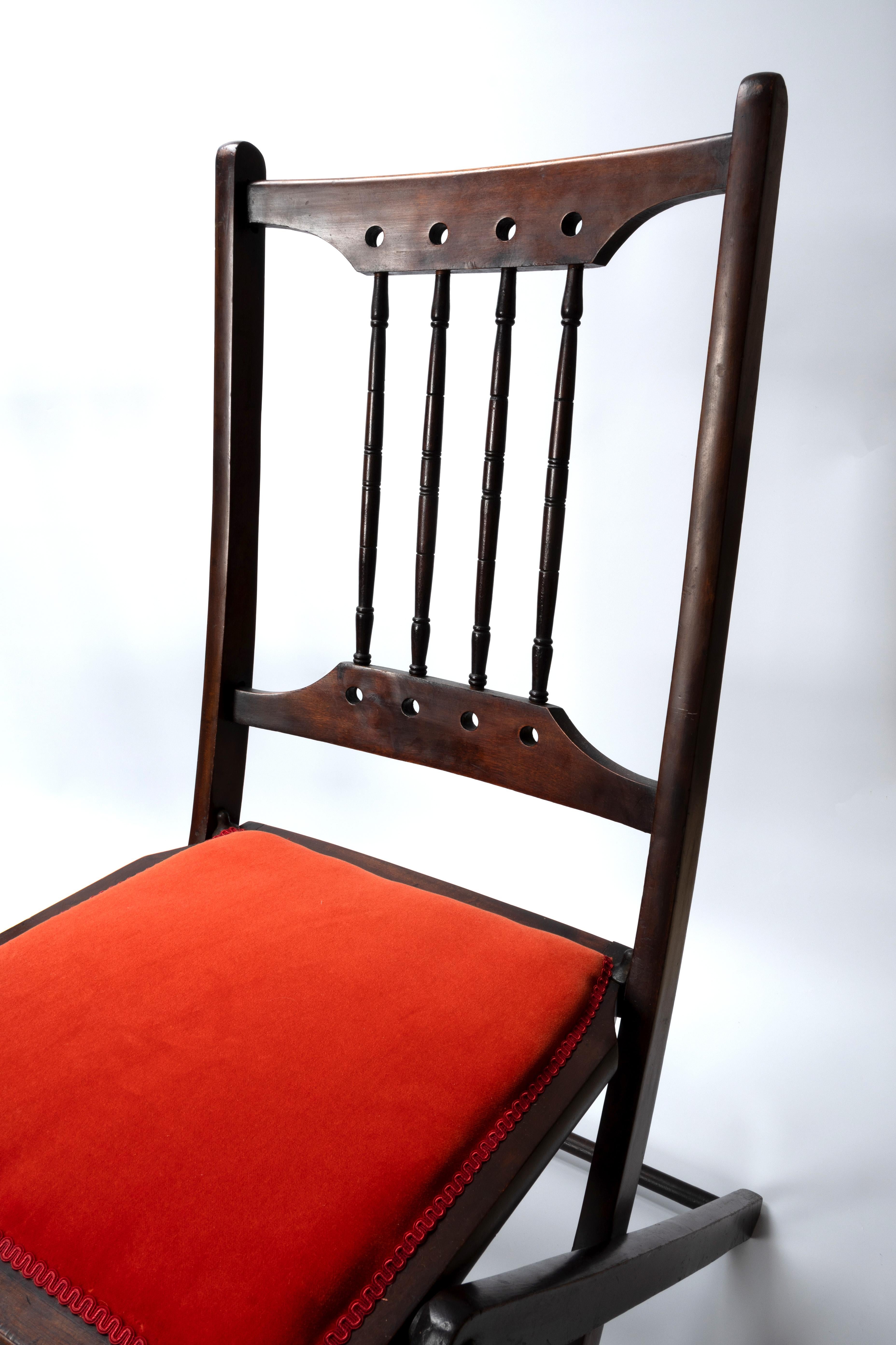 Pareja de sillas laterales plegables inglesas antiguas Arts And Crafts Sillas Hall C.1890 en venta 9