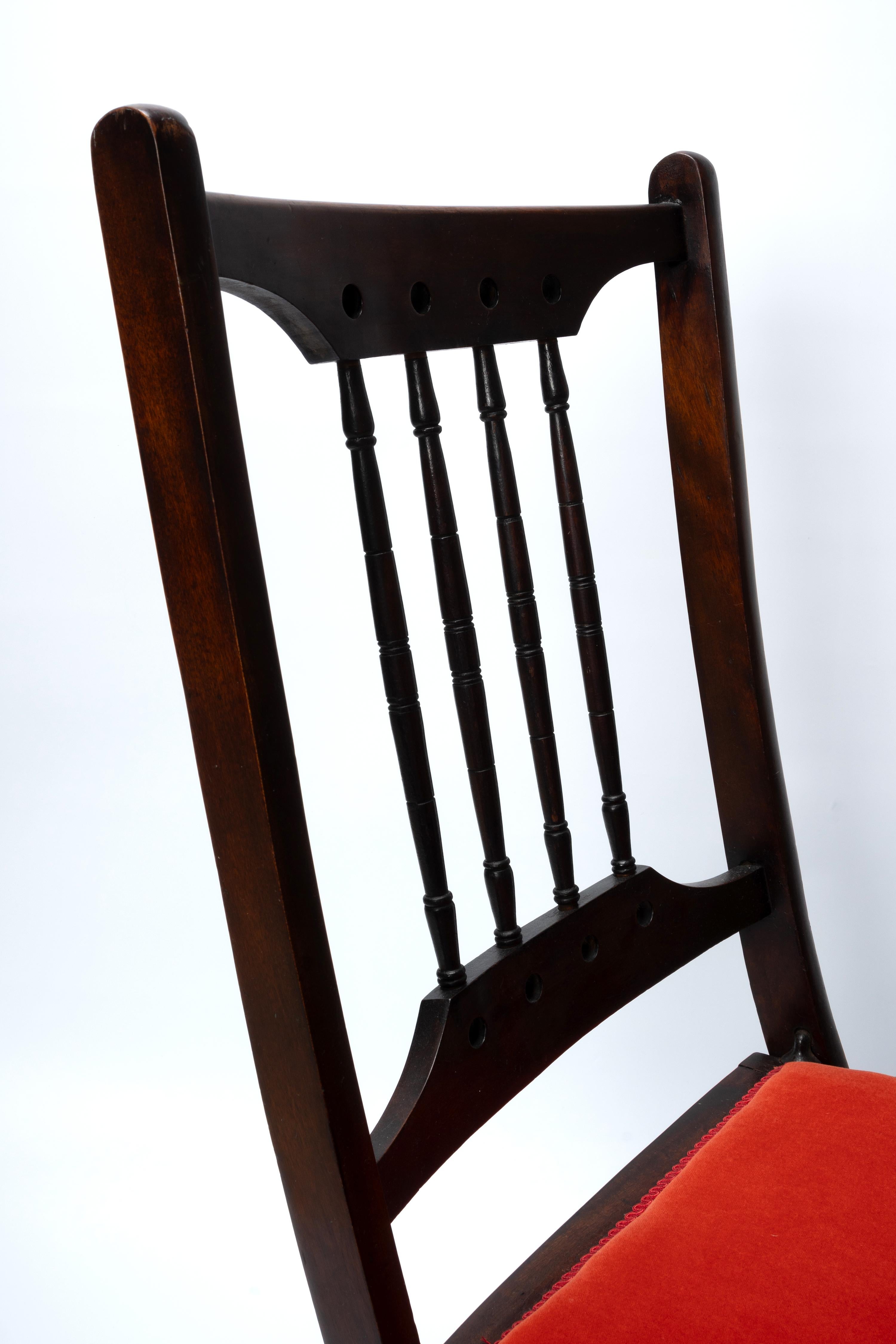 Pareja de sillas laterales plegables inglesas antiguas Arts And Crafts Sillas Hall C.1890 en venta 2