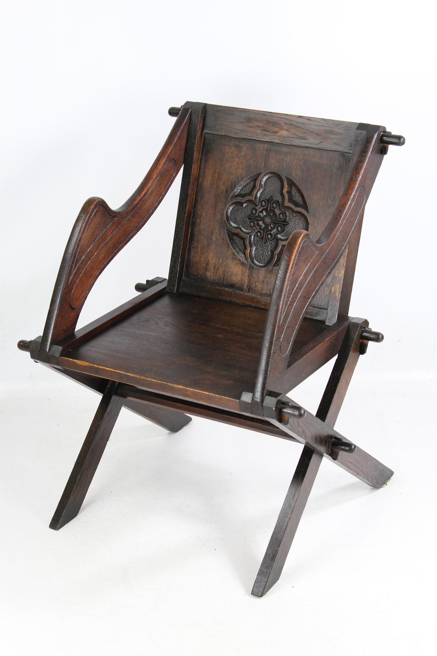 Pair of Antique English Arts & Crafts Oak Glastonbury Chairs Gothic Armchair In Good Condition In Leeds, West Yorkshire