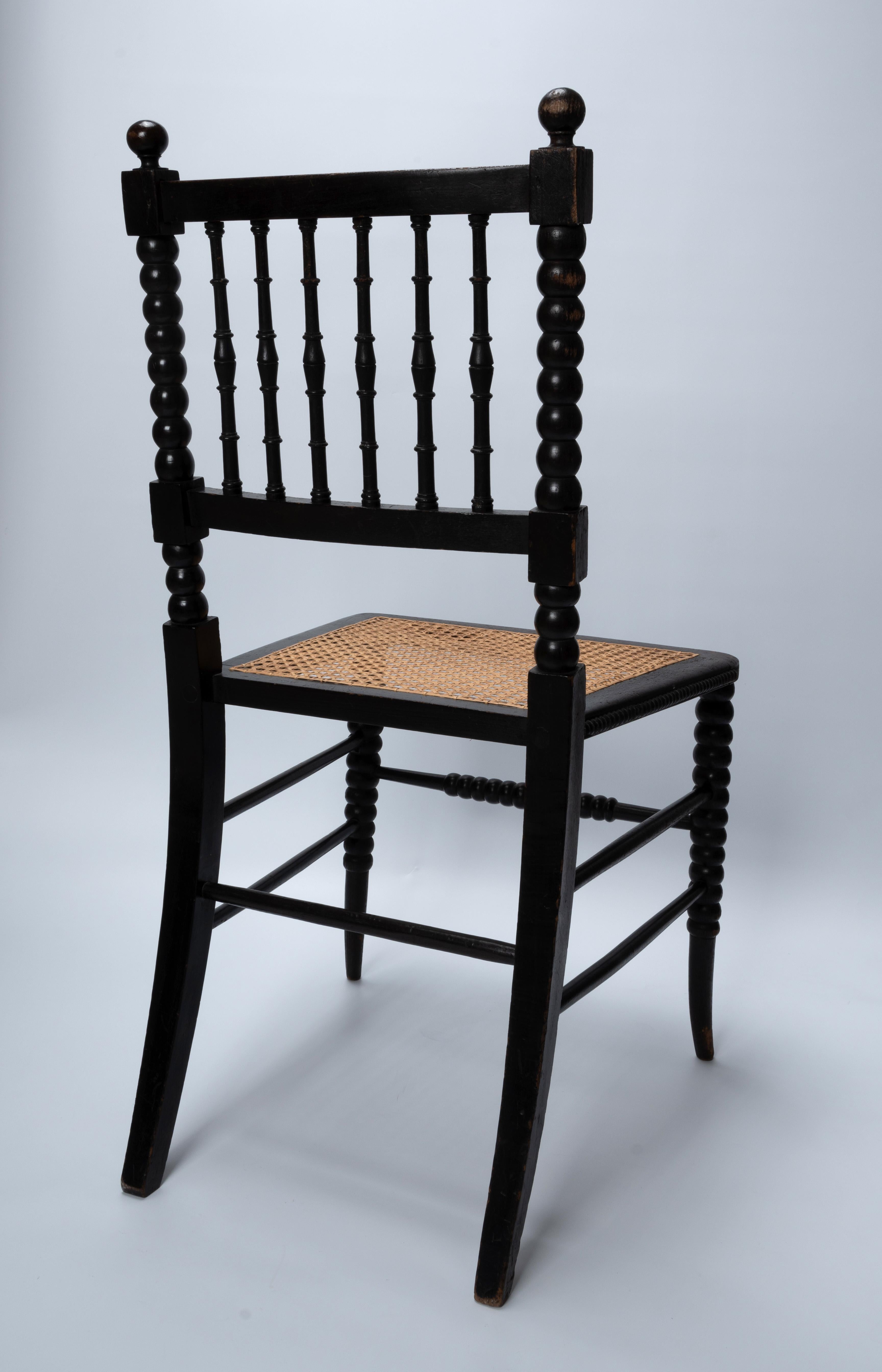 Vannerie Paire de chaises d'appoint anglaises anciennes Bobbin Turned Cane Hall chairs C.1880 en vente