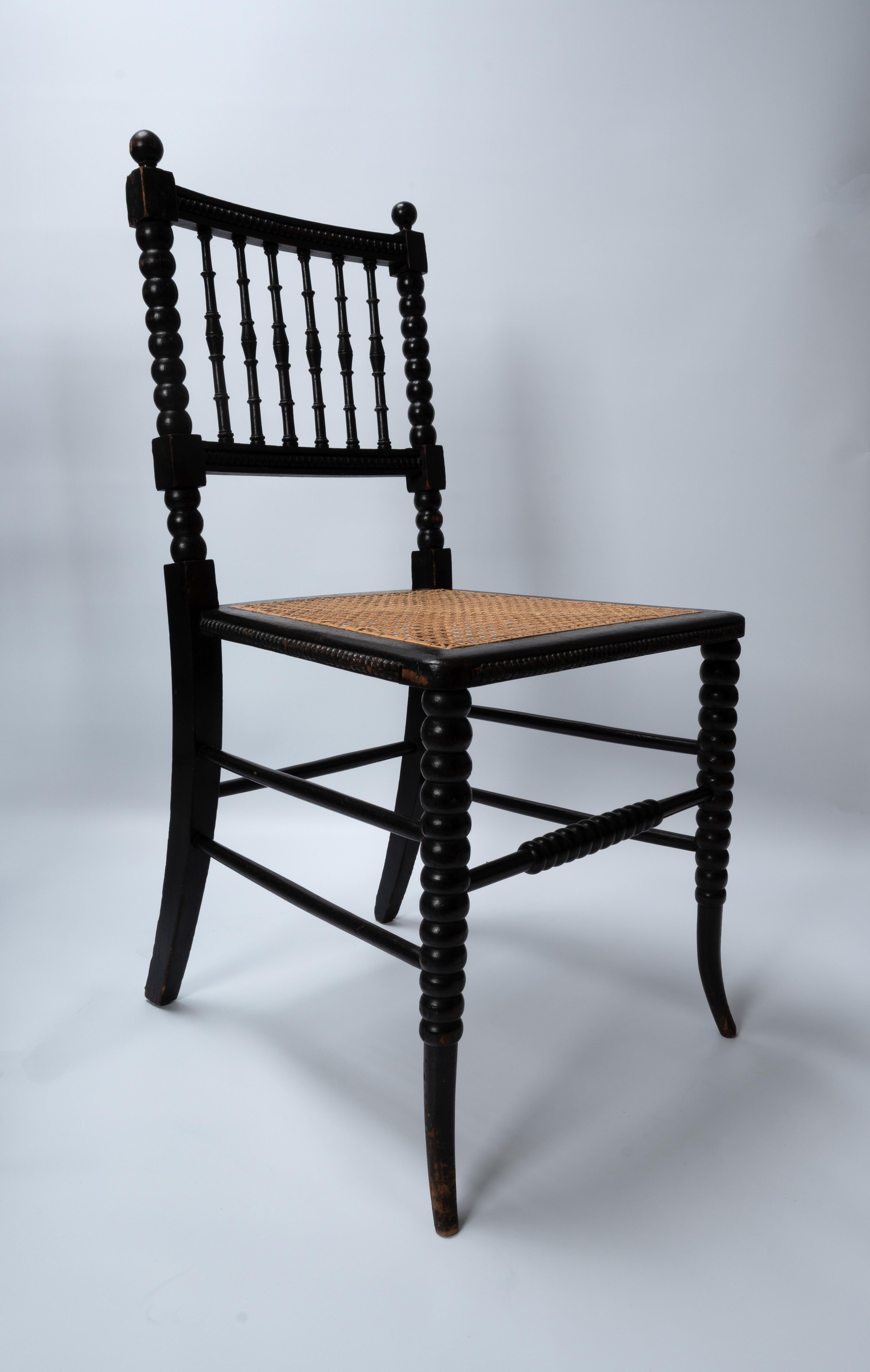 XIXe siècle Paire de chaises d'appoint anglaises anciennes Bobbin Turned Cane Hall chairs C.1880 en vente
