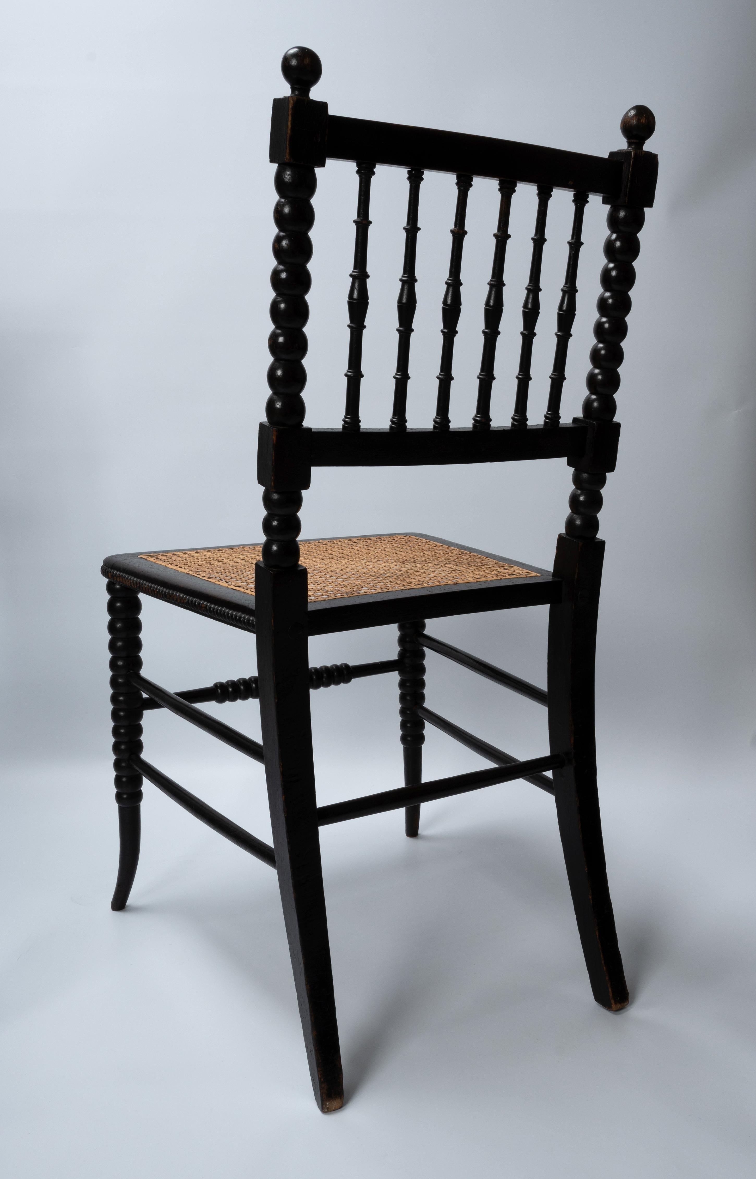 Canne Paire de chaises d'appoint anglaises anciennes Bobbin Turned Cane Hall chairs C.1880 en vente