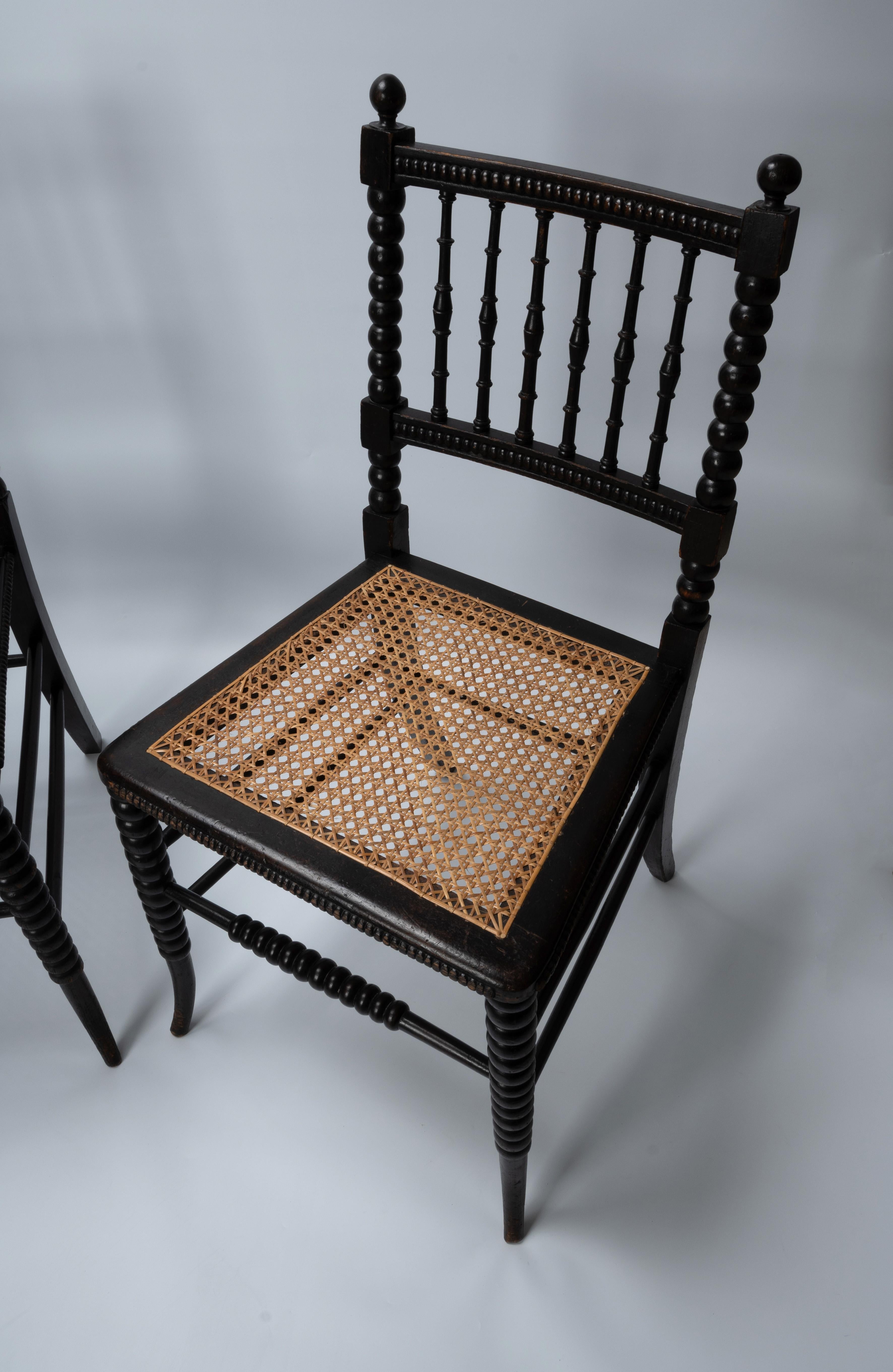 Paire de chaises d'appoint anglaises anciennes Bobbin Turned Cane Hall chairs C.1880 en vente 2