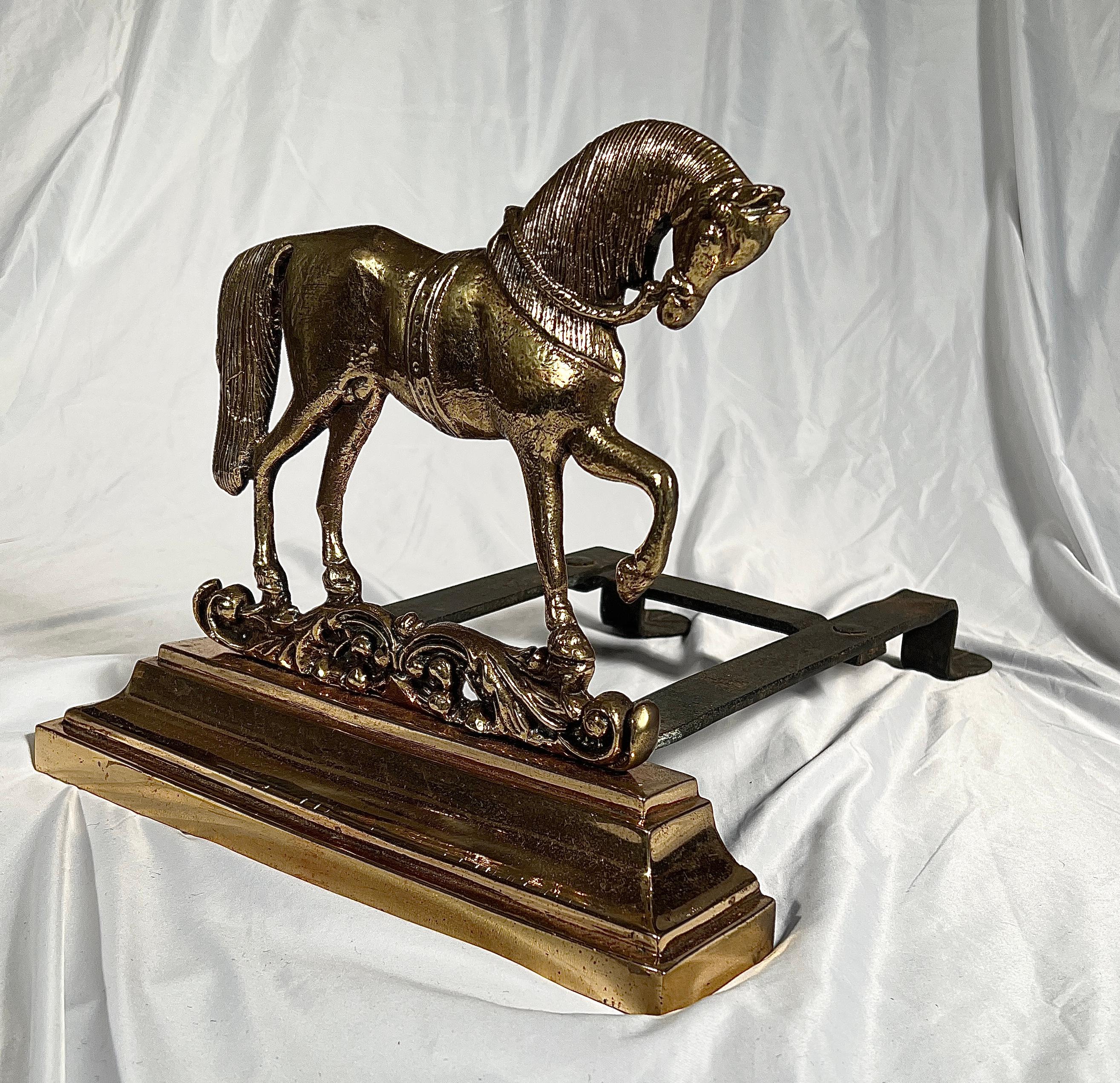 Pair Antique English Brass Horse Andirons circa 1880 In Good Condition For Sale In New Orleans, LA