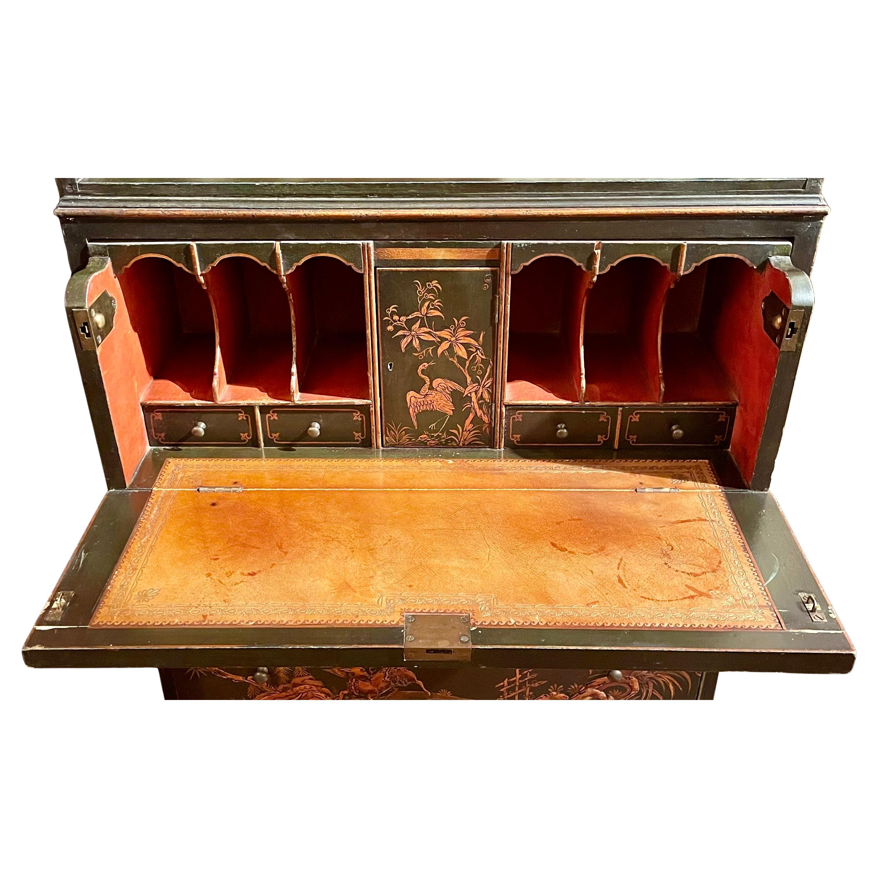Coppia di antiche librerie inglesi in lacca nera Chinoiserie con scrivanie, circa 1890 in vendita 4