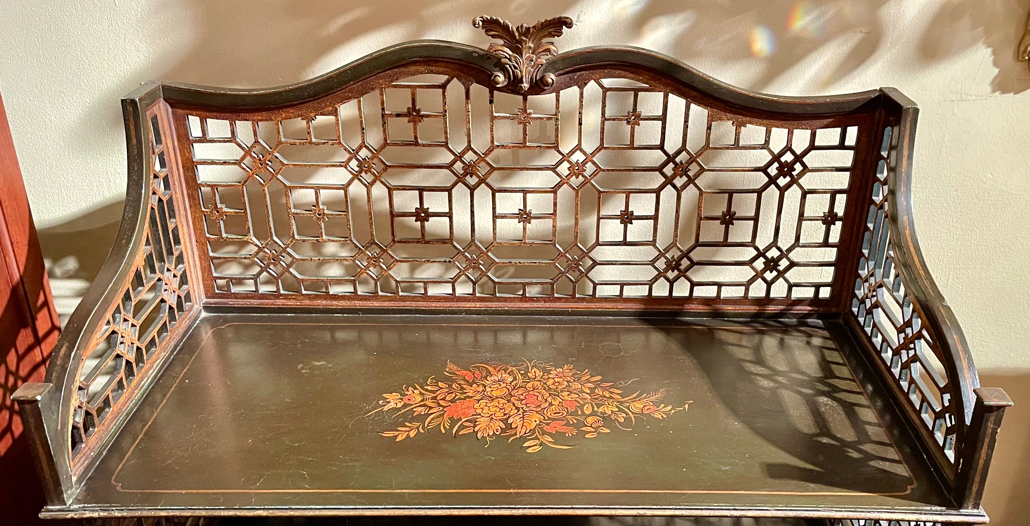 Coppia di antiche librerie inglesi in lacca nera Chinoiserie con scrivanie, circa 1890 in vendita 9