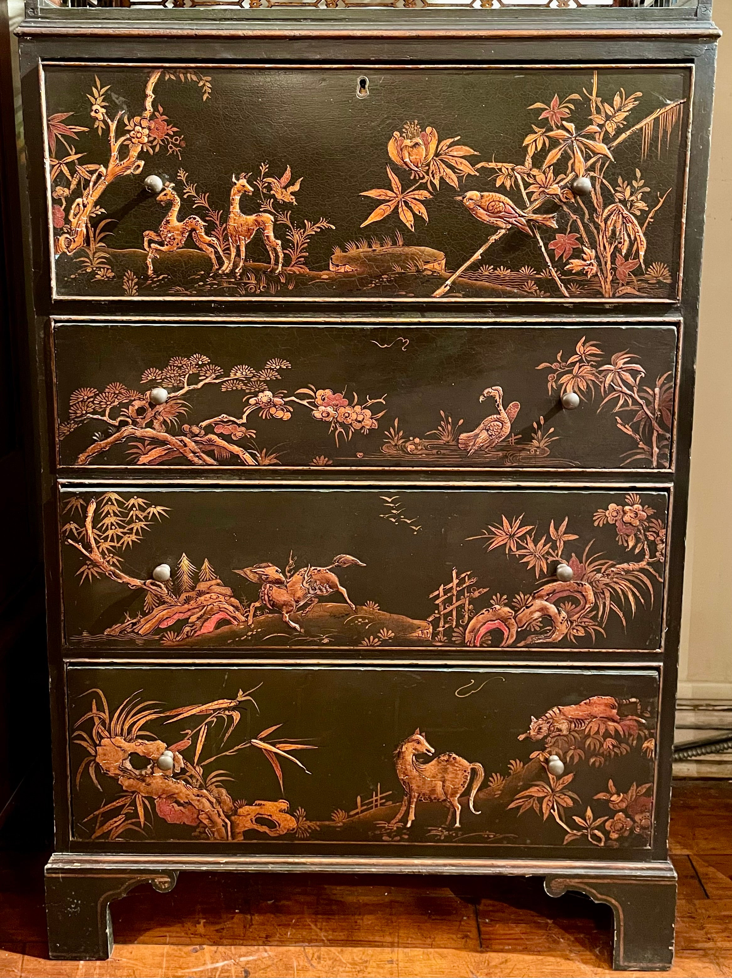 Coppia di antiche librerie inglesi in lacca nera Chinoiserie con scrivanie, circa 1890 in vendita 2
