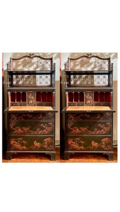 Pareja de antiguas librerías inglesas de la Chinoiserie lacadas en negro con escritorios, Circa 1890
