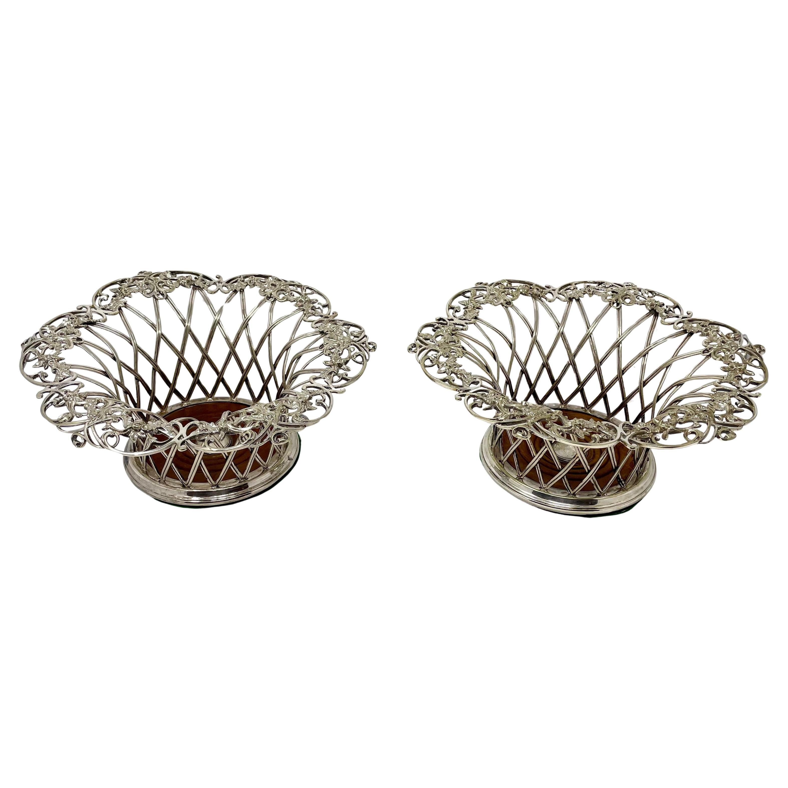 Par de posavasos calados ingleses antiguos de plata de ley Elkington Circa 1880 Inglés en venta