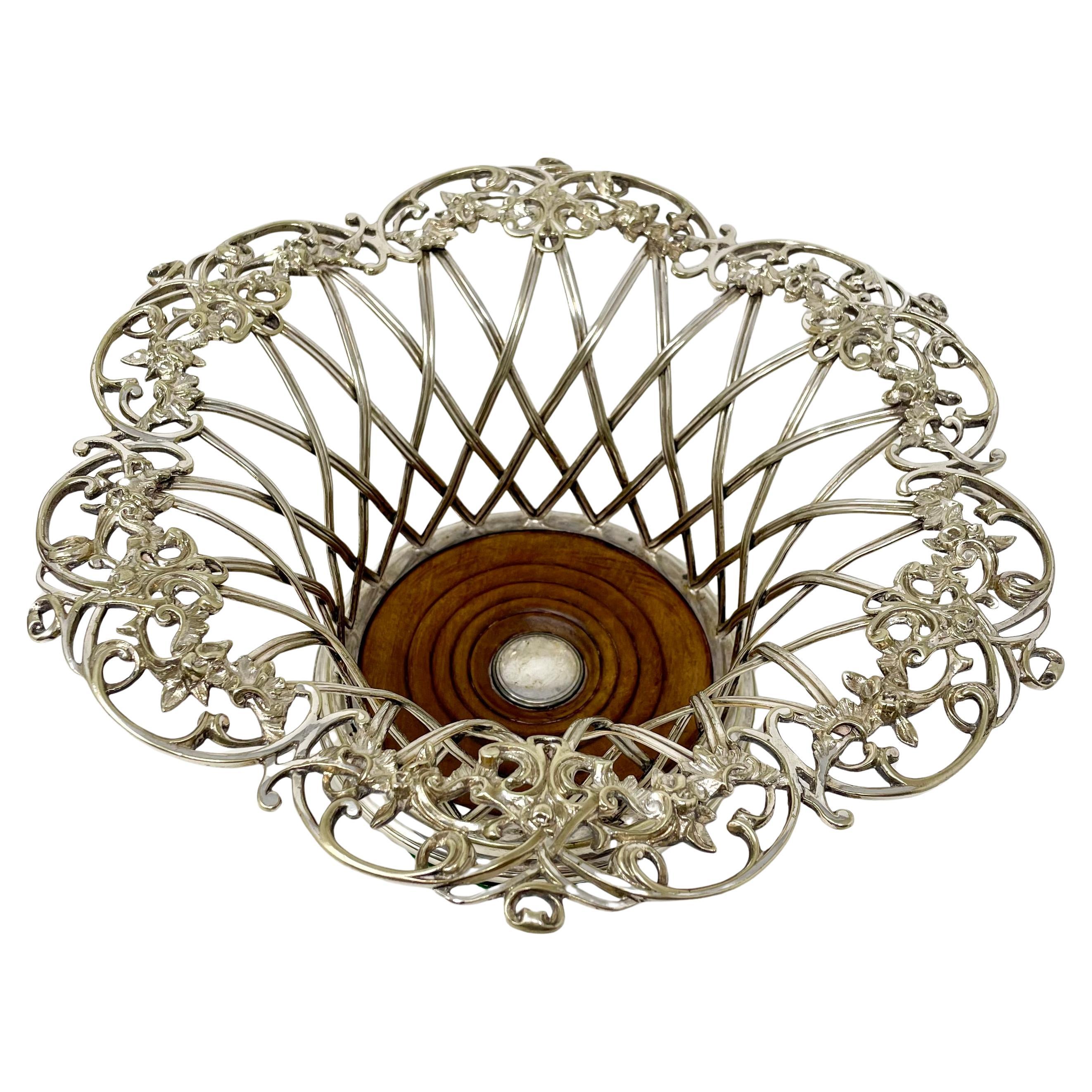 Par de posavasos calados ingleses antiguos de plata de ley Elkington Circa 1880 Plata esterlina en venta