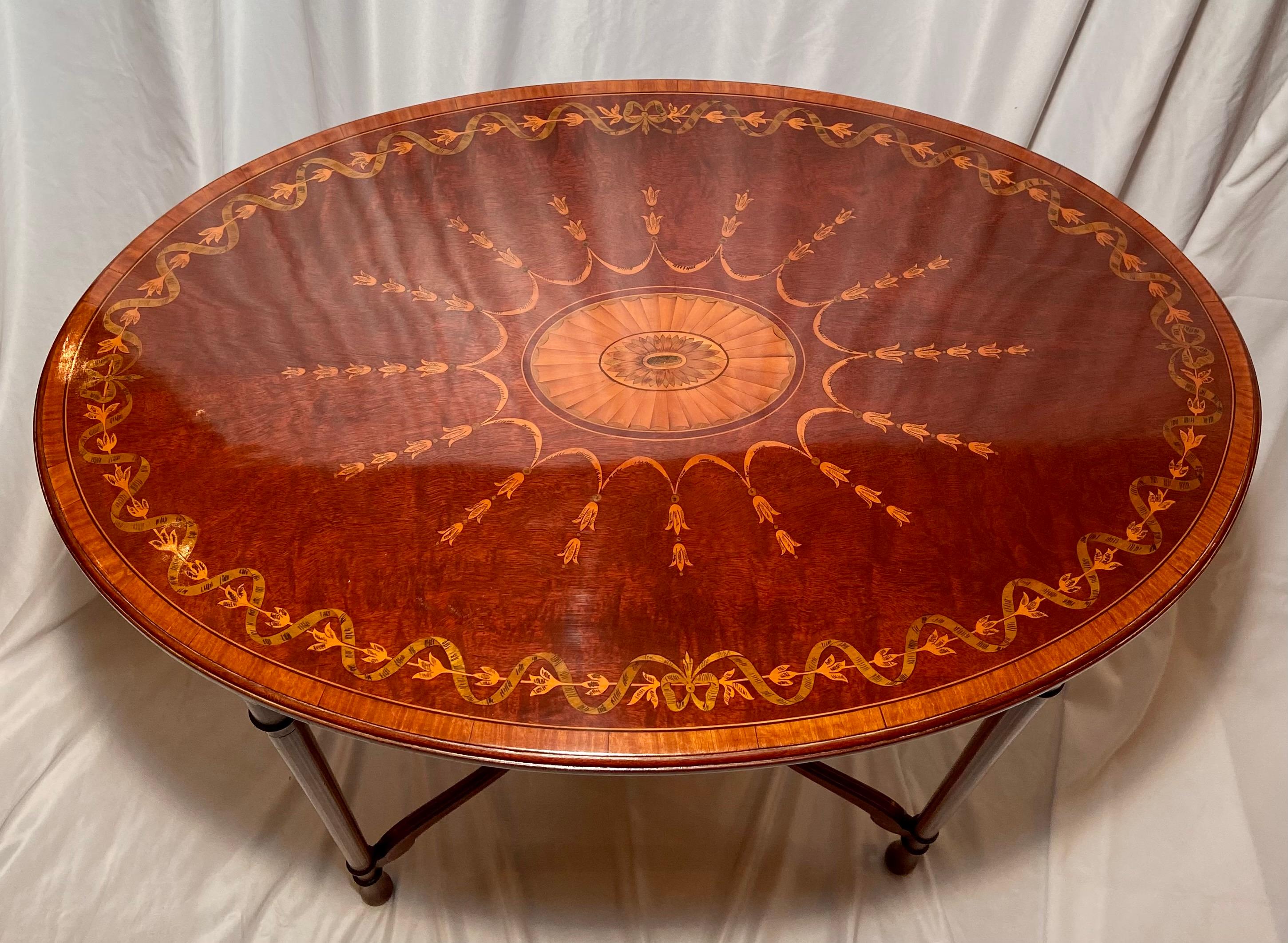 Pair of Antique English Mahogany Occasional Tables, circa 1880 In Good Condition For Sale In New Orleans, LA