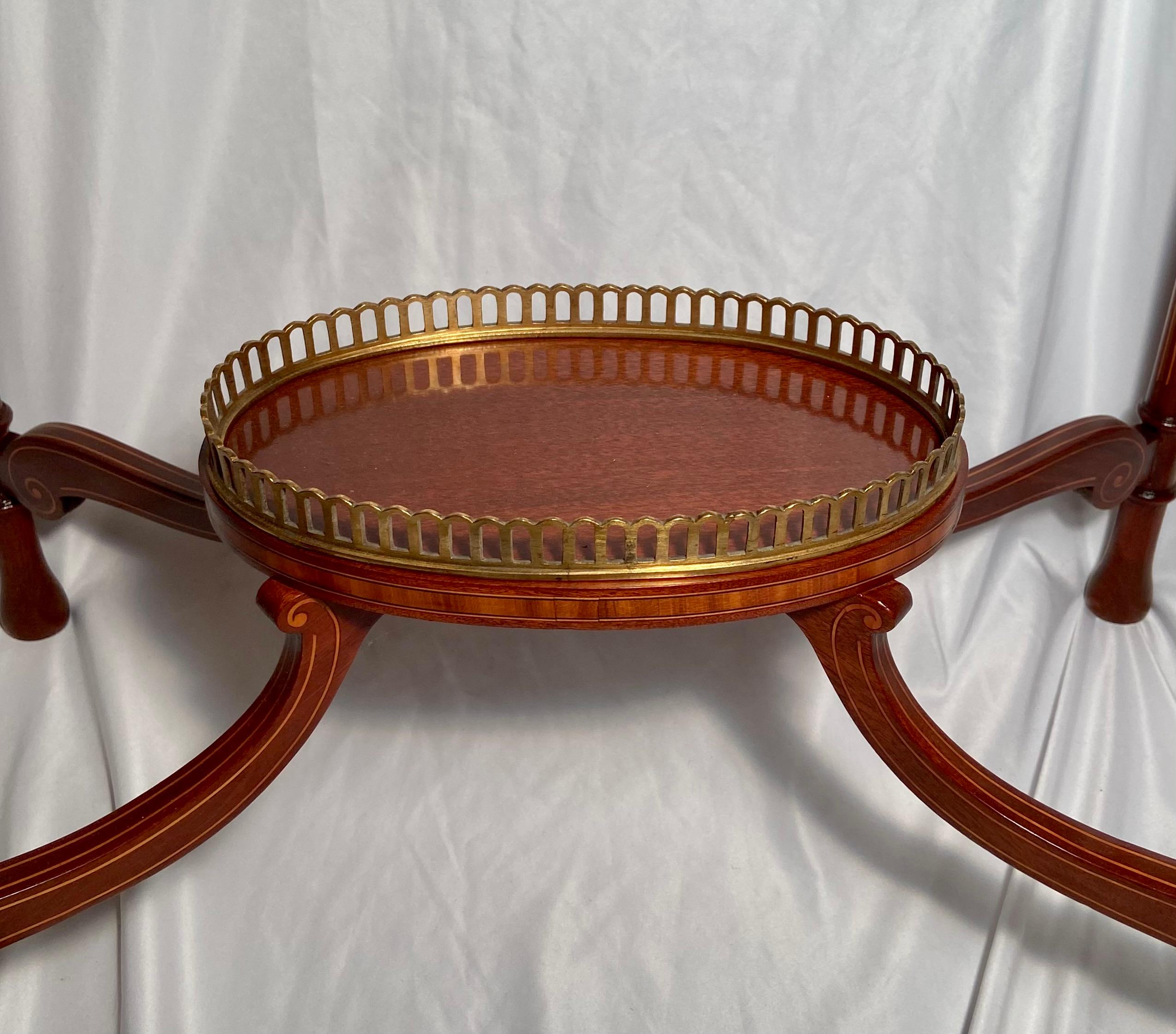19th Century Pair of Antique English Mahogany Occasional Tables, circa 1880 For Sale